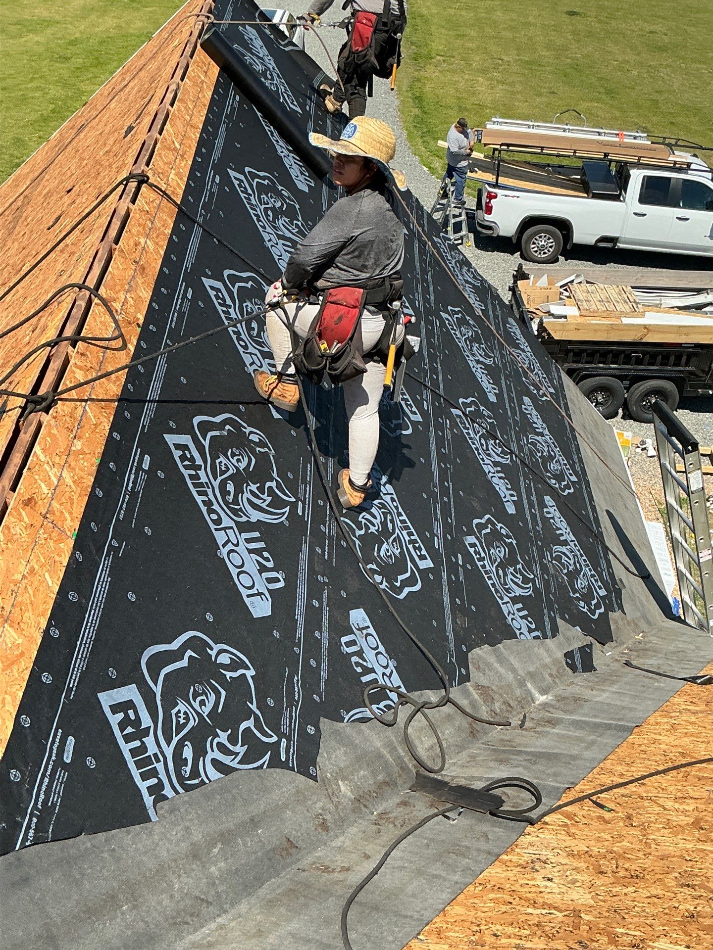 Comprehensive Roof, Soffit, and Fascia Replacement in New Point by Cade Construction