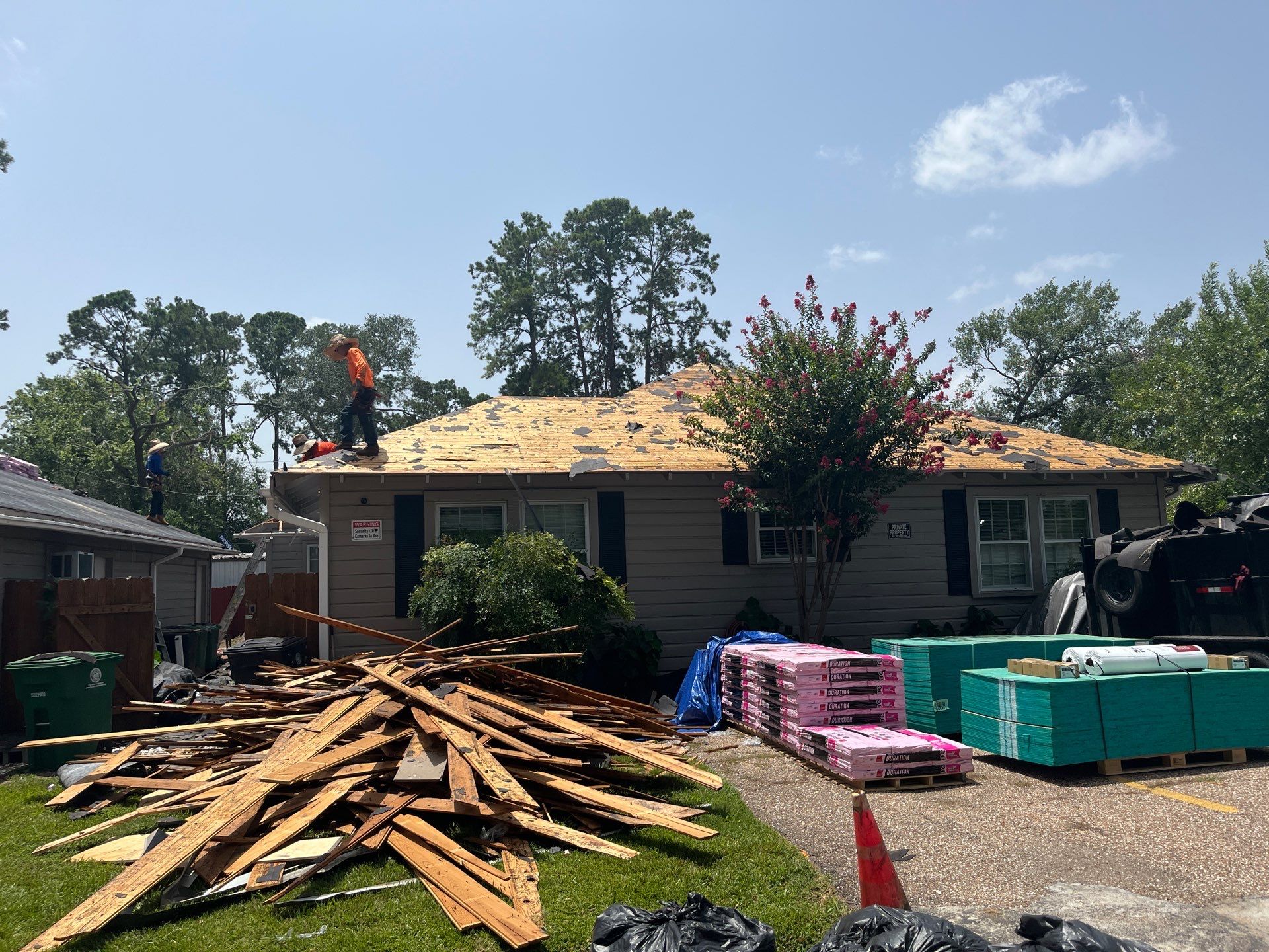Residential Roofing Installation using Owen's Corning Duration (Lifetime) Shingles by Roof Repair Company