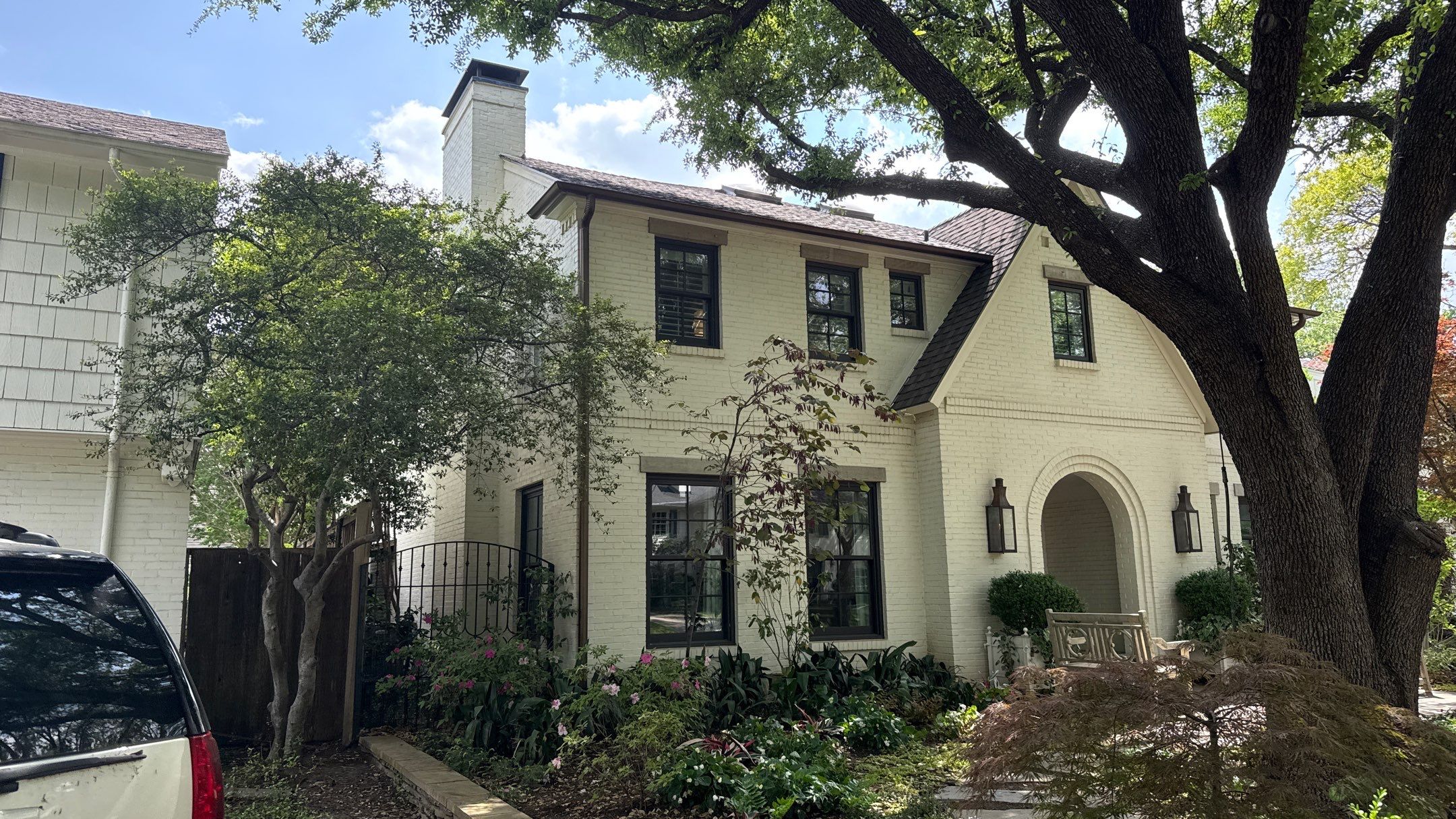 Project in Dallas by Armor Roofing | Exteriors