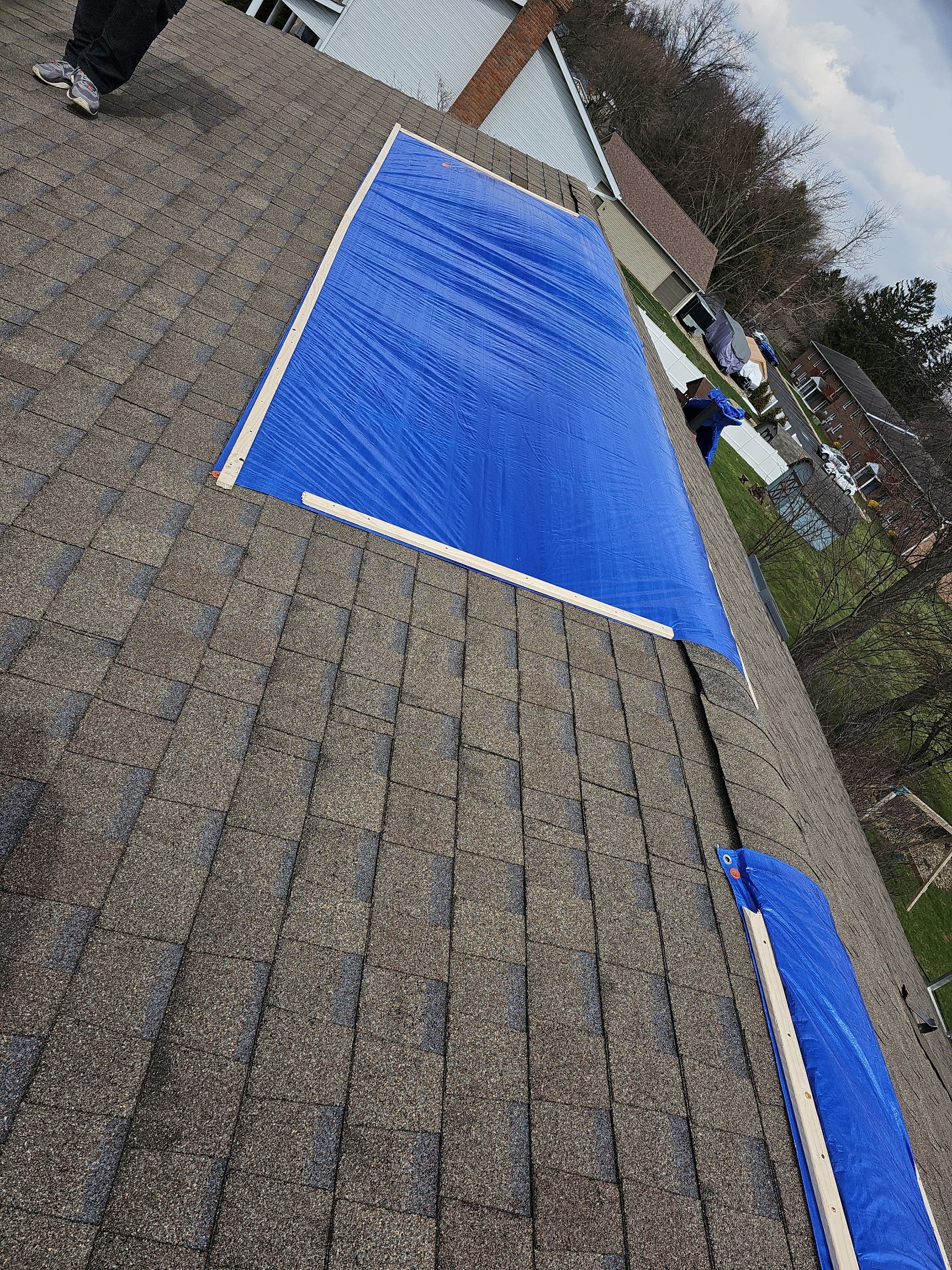 ATLAS PINNACLE COLOR: BLACK SHADOW by Eagle Eye Roofing