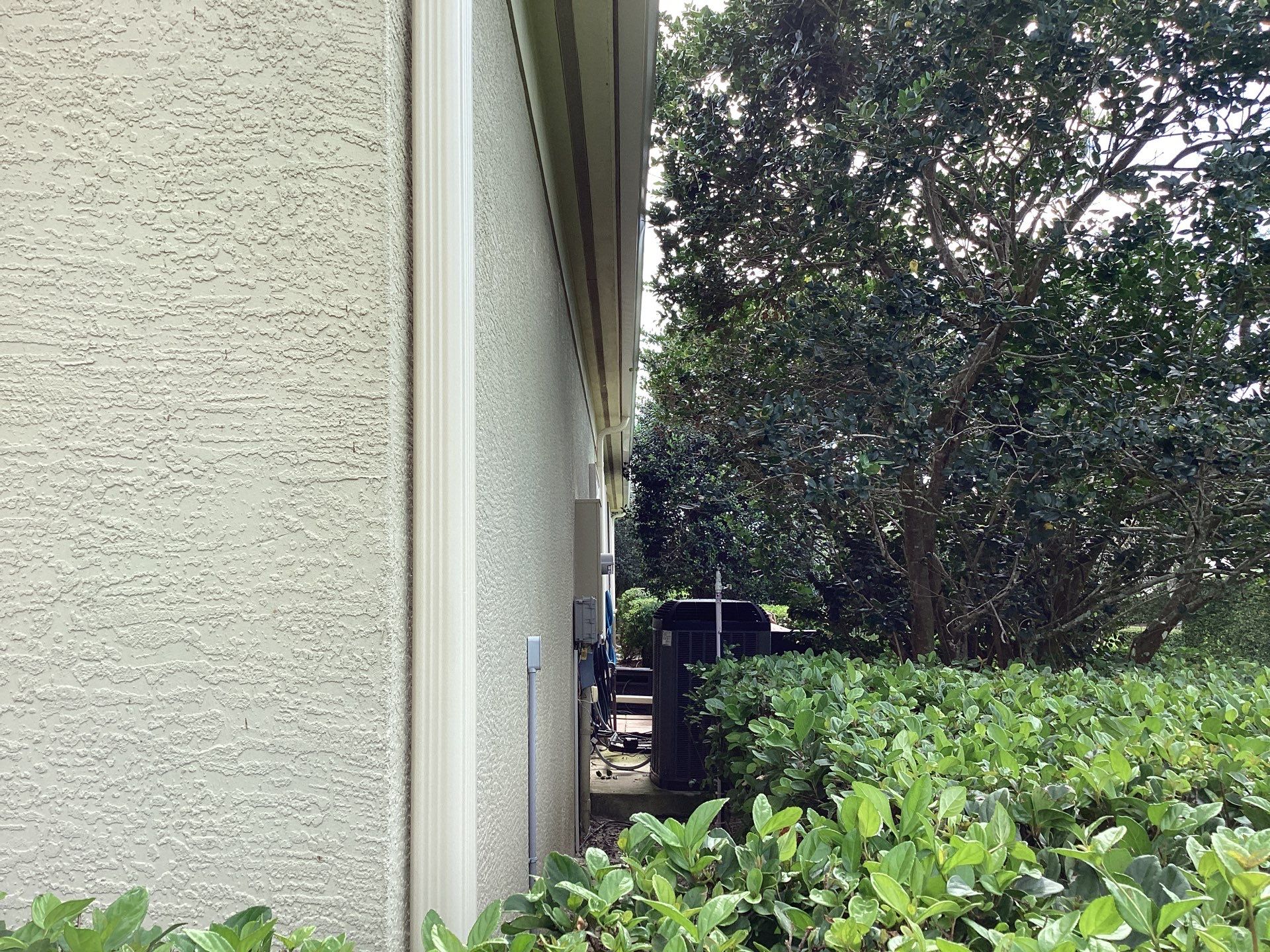 Gutter Project 7 inch seamless gutters using Cameo Gutters in Sarasota FL by Gutter Professors