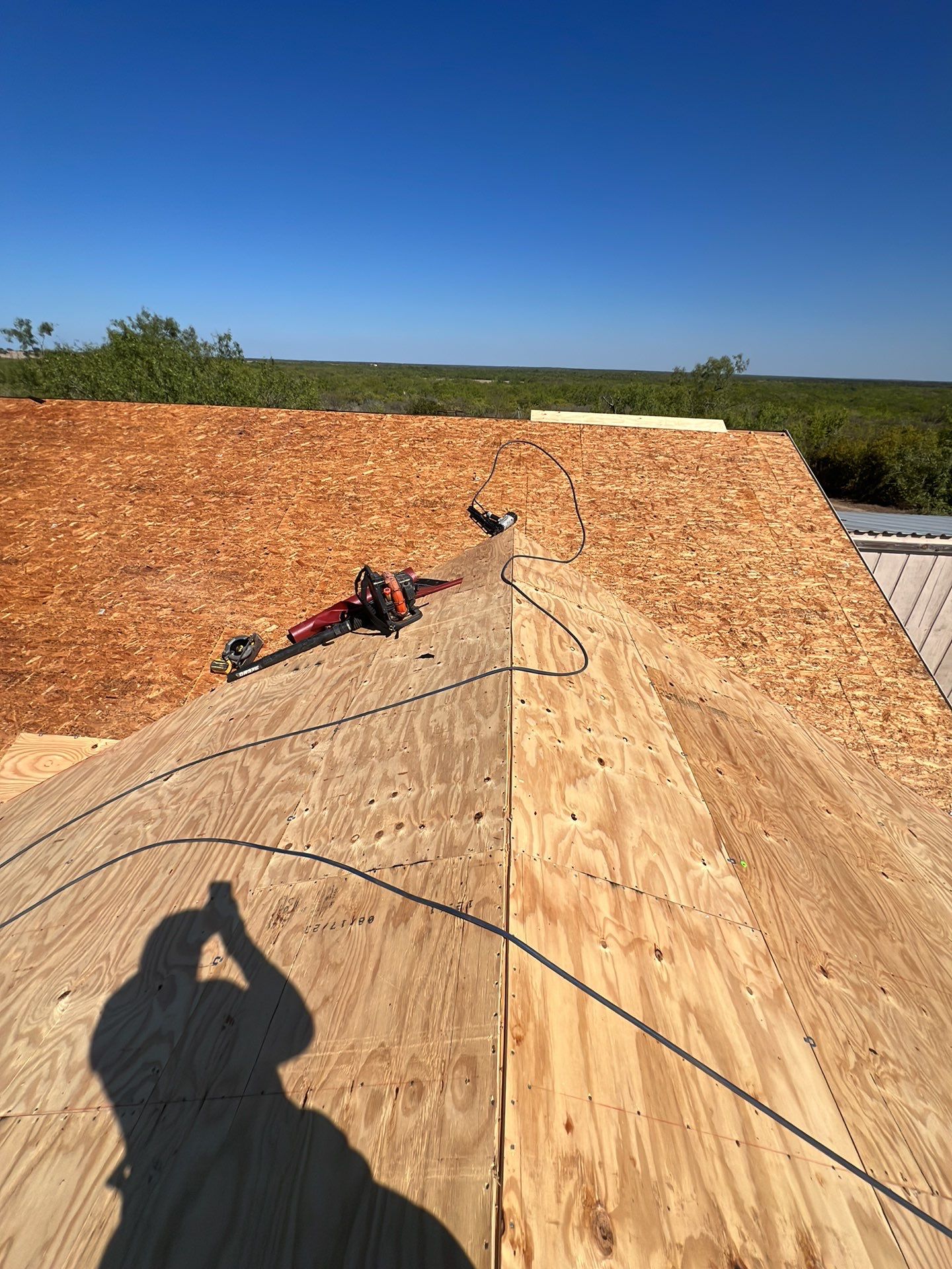 Front Porch Sitt'n by Bayfront Roofing and Construction