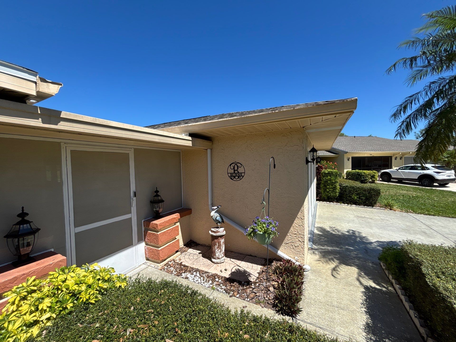 White Vinyl Gutters Installation in Sarasota FL by Gutter Professors