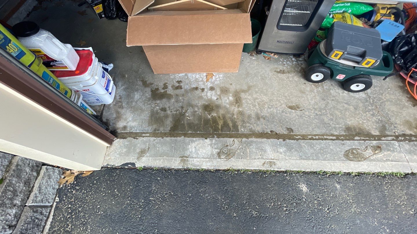 Garage in Londonderry, NH 03053 by Symphony Concrete Coatings