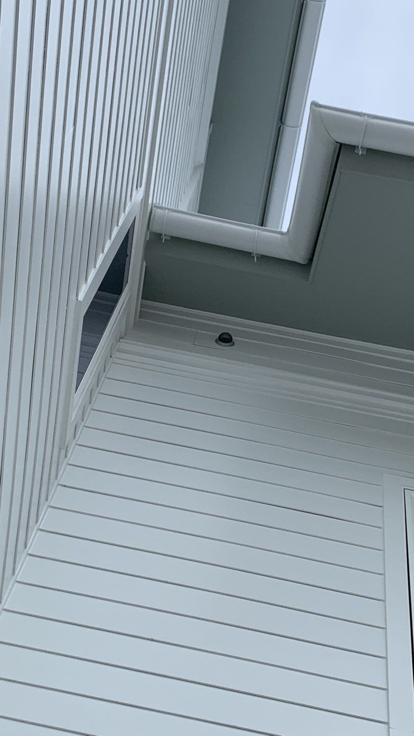 Gutter Installation Using 6 Inch Seamless Aluminum Gutters by Gutter Professors