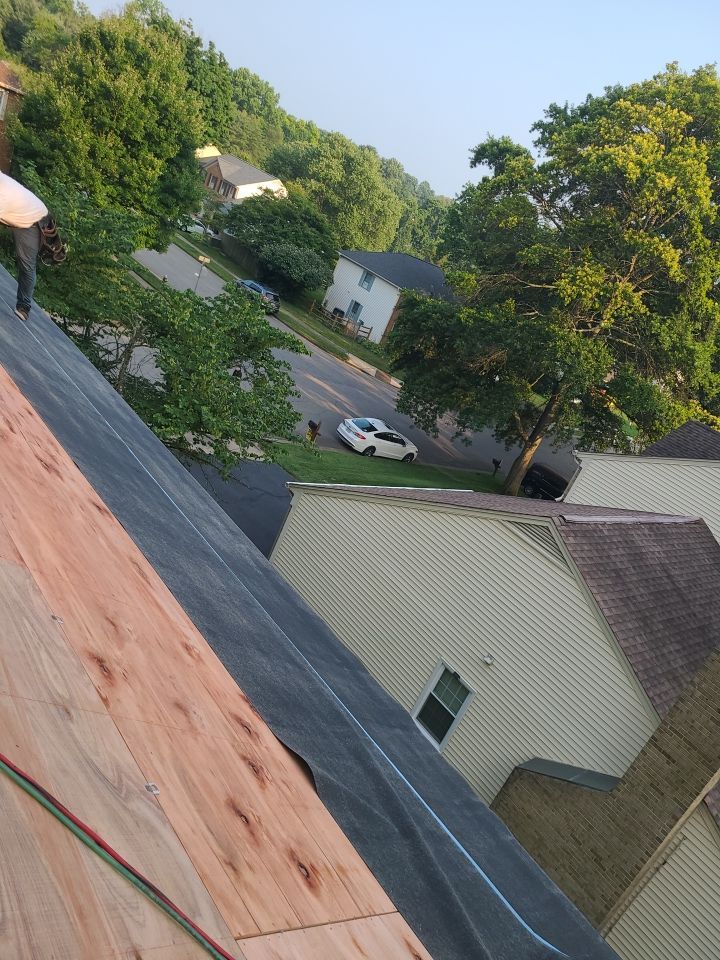 Burke: CertainTeed Landmark Pro Architectural Shingles in Max Def Weathered Wood by RM Banning, Inc.