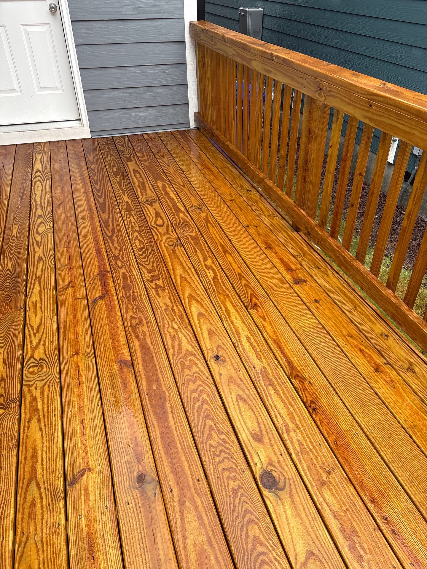 Wood Deck using Wood Sealant by DuraSeal