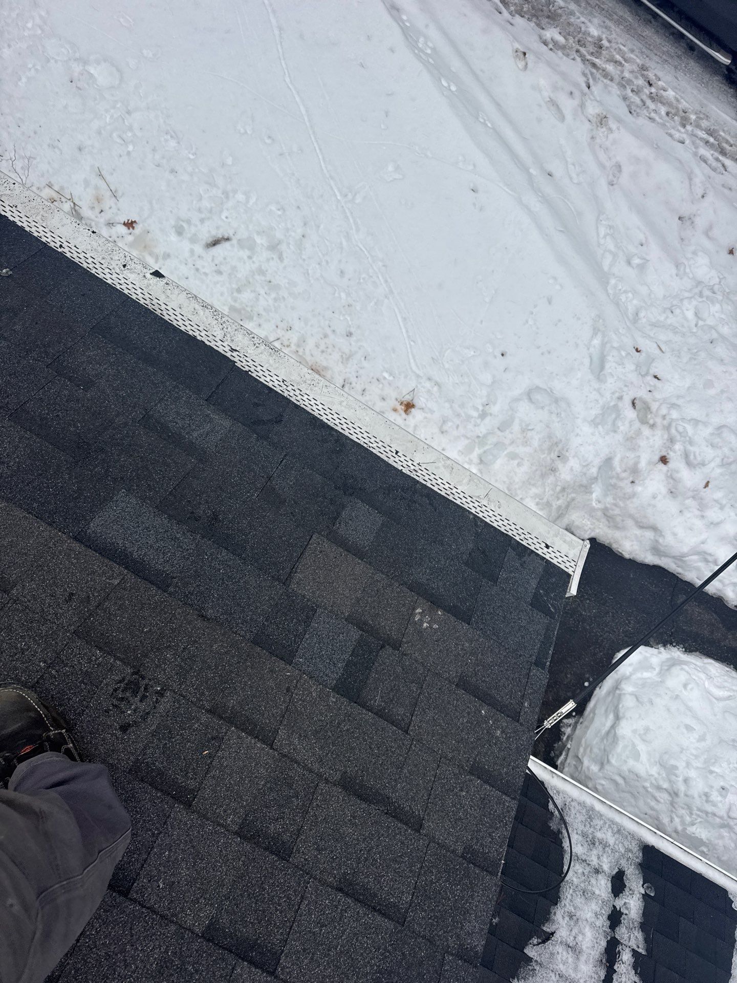 Ice Dam Removal & Snow Removal in Billerica, MA  by Mighty Dog Roofing of Greater Middlesex County