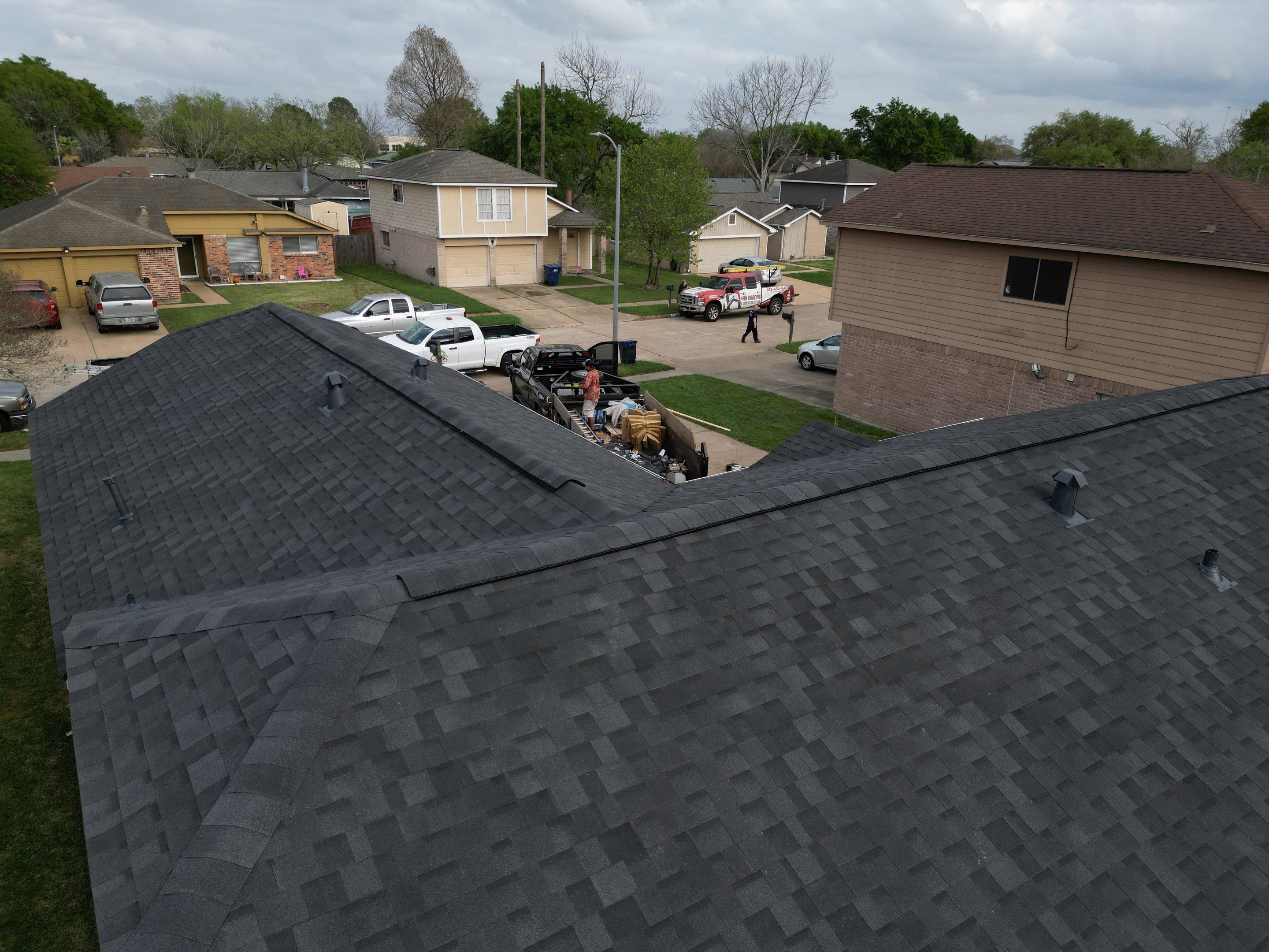 IKO Cambridge Dual Black by HHH Roofing & Construction