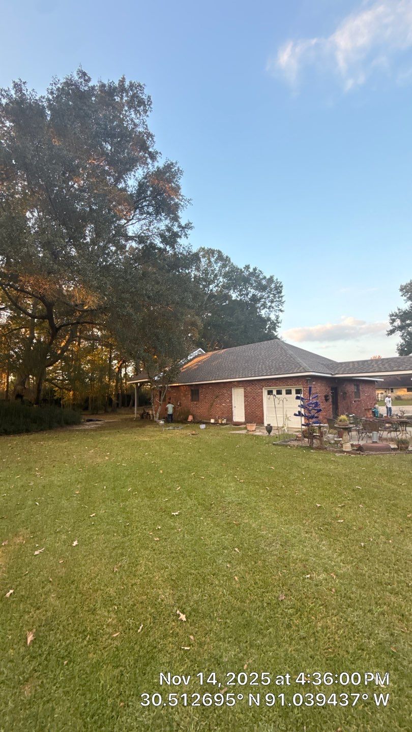 Atlas Pinnacle Pristine Weathered Shadow  by Top Team Roofing & Construction