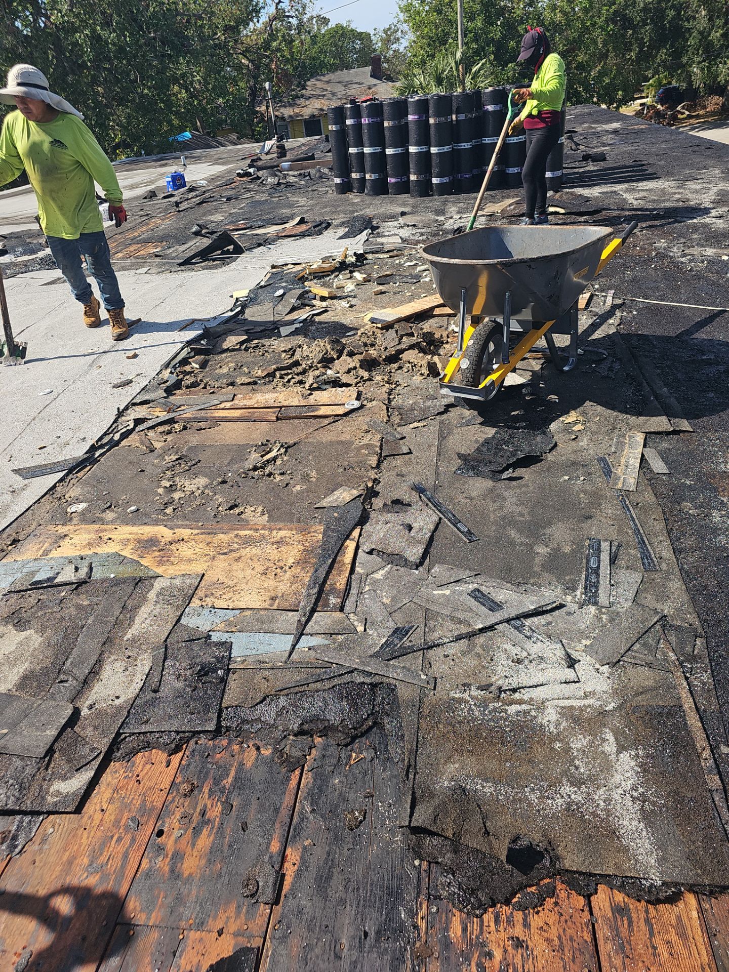 Project in Gulfport 33707 by Mitchell Roofing Company LLC 
