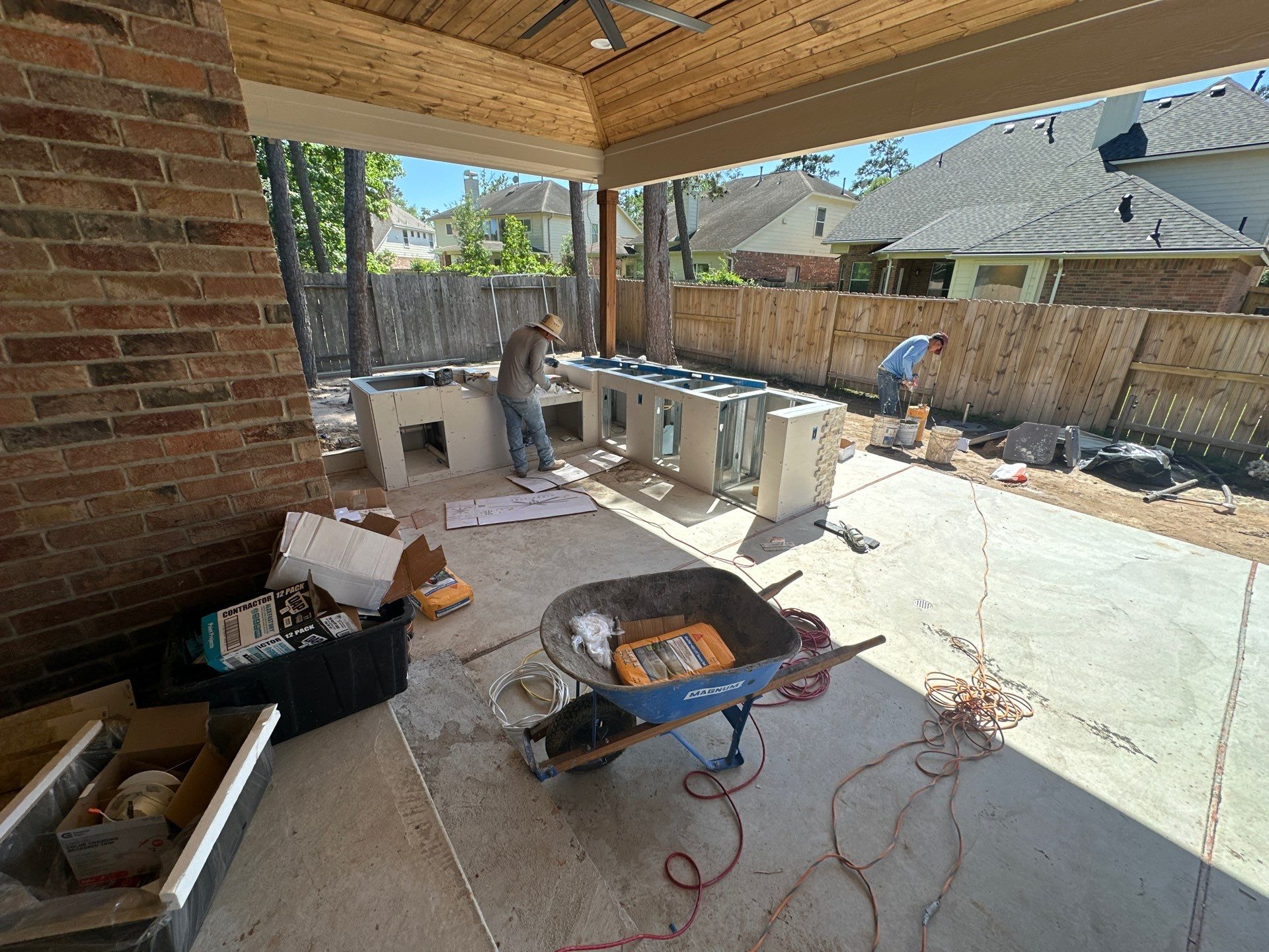 Pool, Patio Cover and Summer Kitchen in Sterling Ridge by SophAlx LLC