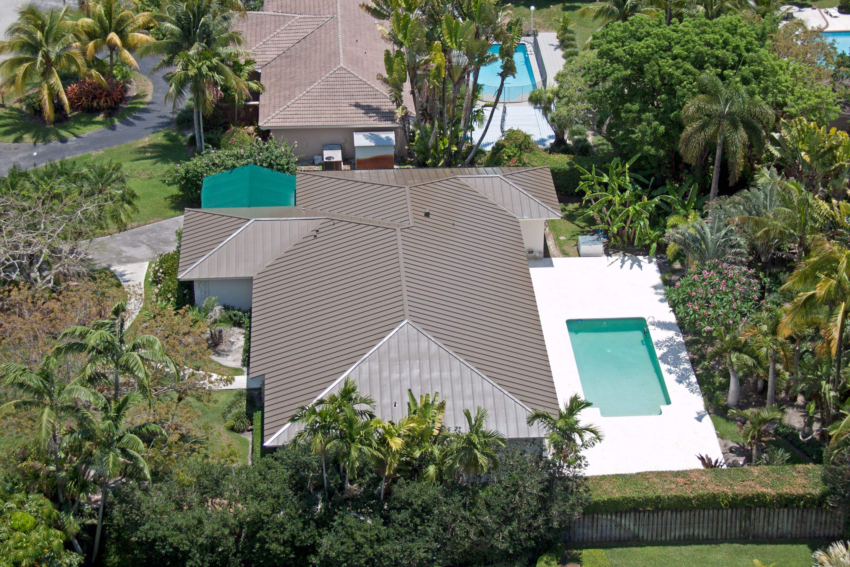 Metal Roof - Galvalume - Medium Bronze by Istueta Roofing