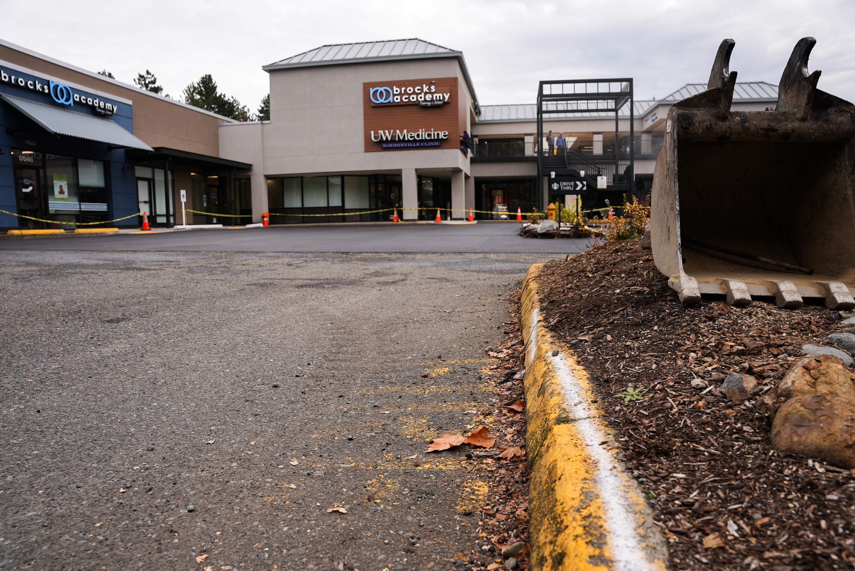Colliers - Woodinville New Asphalt Parking Lot by Jireh Asphalt & Concrete Inc 