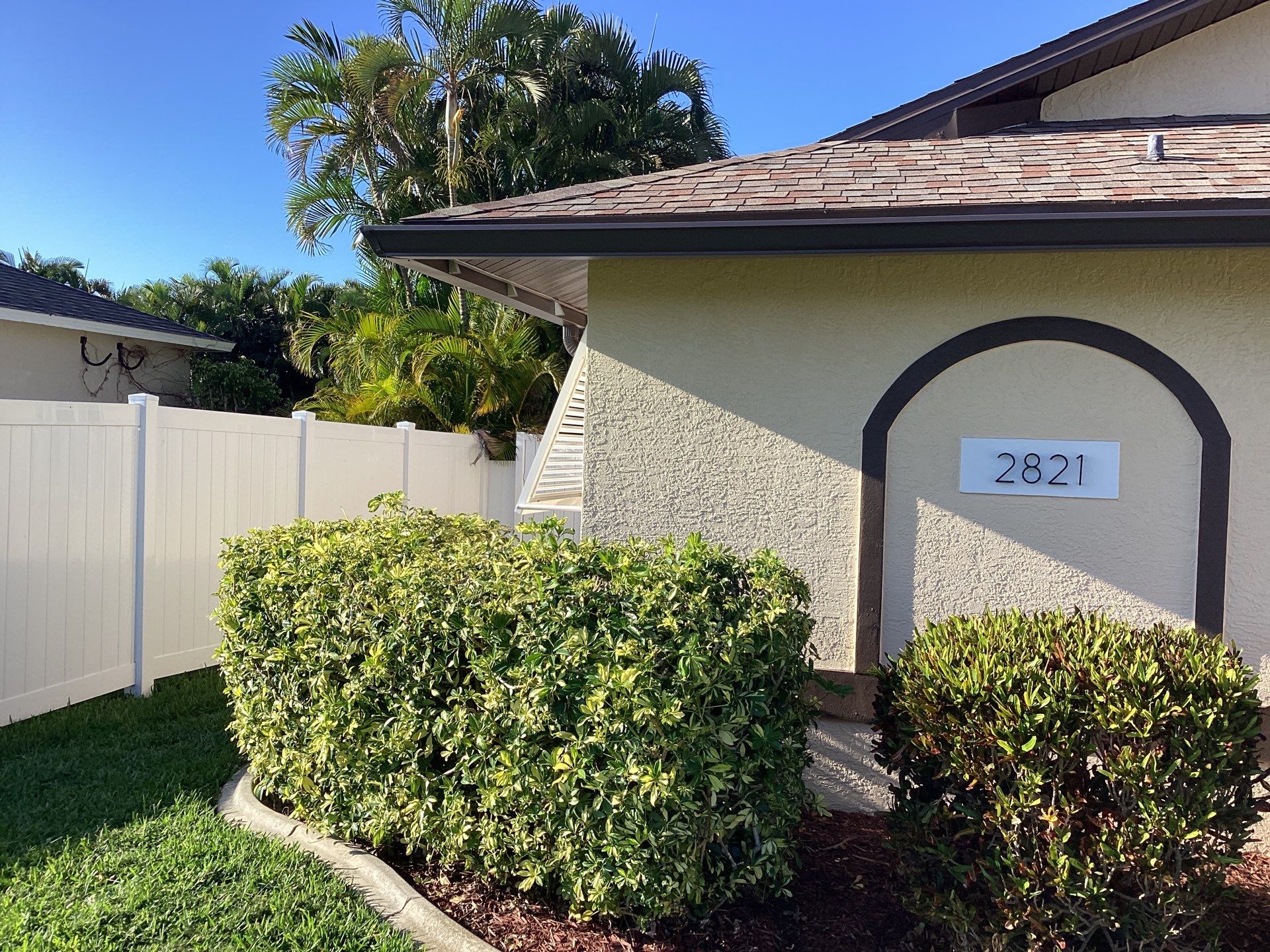 Musket Brown Seamless Gutters using Royal Brown by Gutter Professors