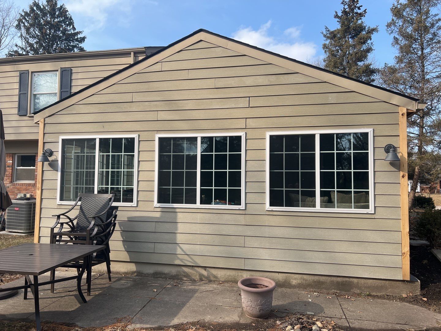 James HardieShingle Installation by Bloomfield Construction & Restoration