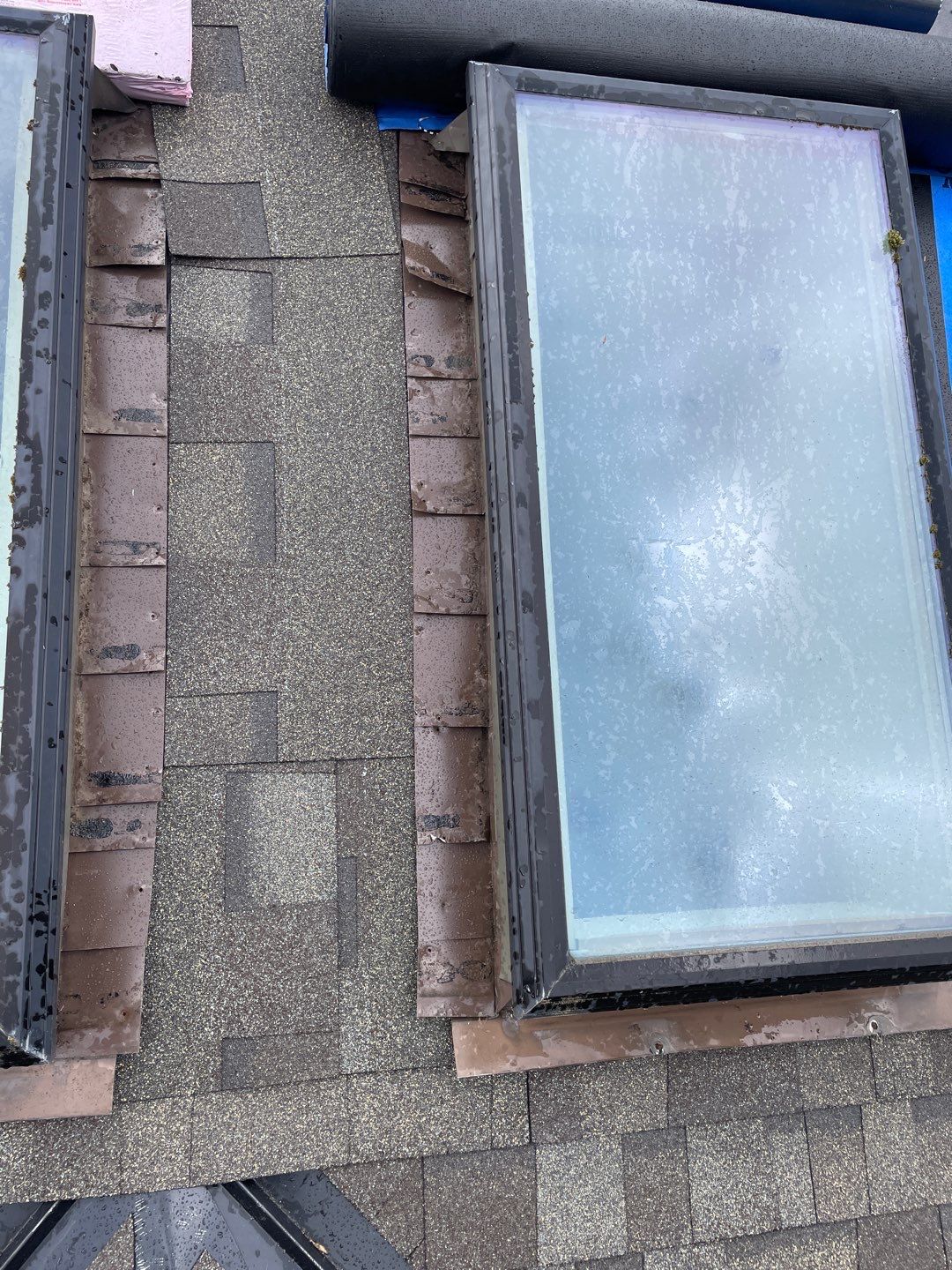 Residential ReRoofing Installation using OC Oakridge shingles by Top Notch Roofing Inc