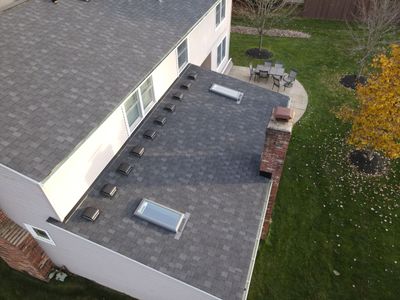 Brand: Atlas Pinnacle Color: Pristine Scotchgard Scotchgard Black Drip: Black