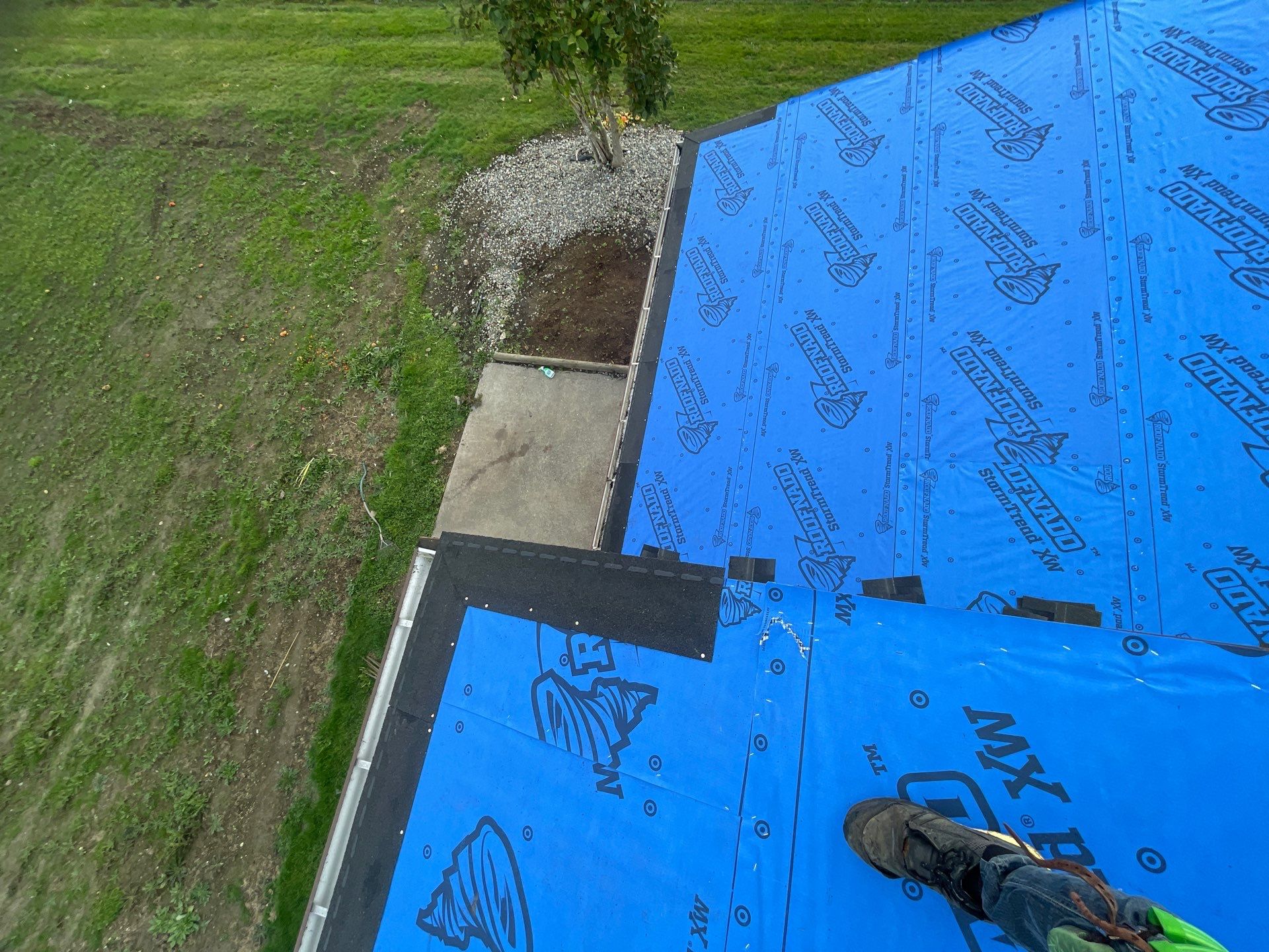 Residential Re-Roof using Timberline HDZ Charcoal by Top Notch Roofing Inc