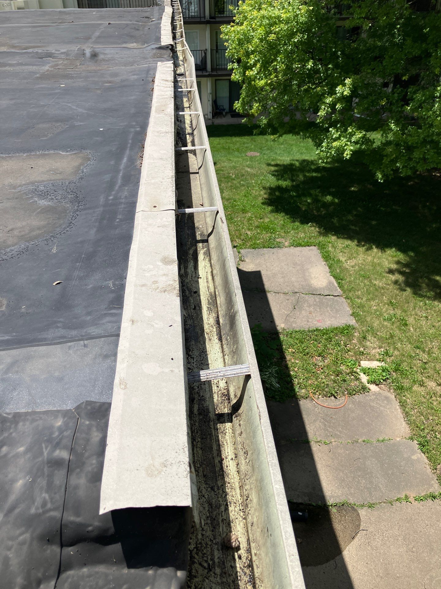 Commercial gutter cleaning Indianapolis after photo with clean gutters