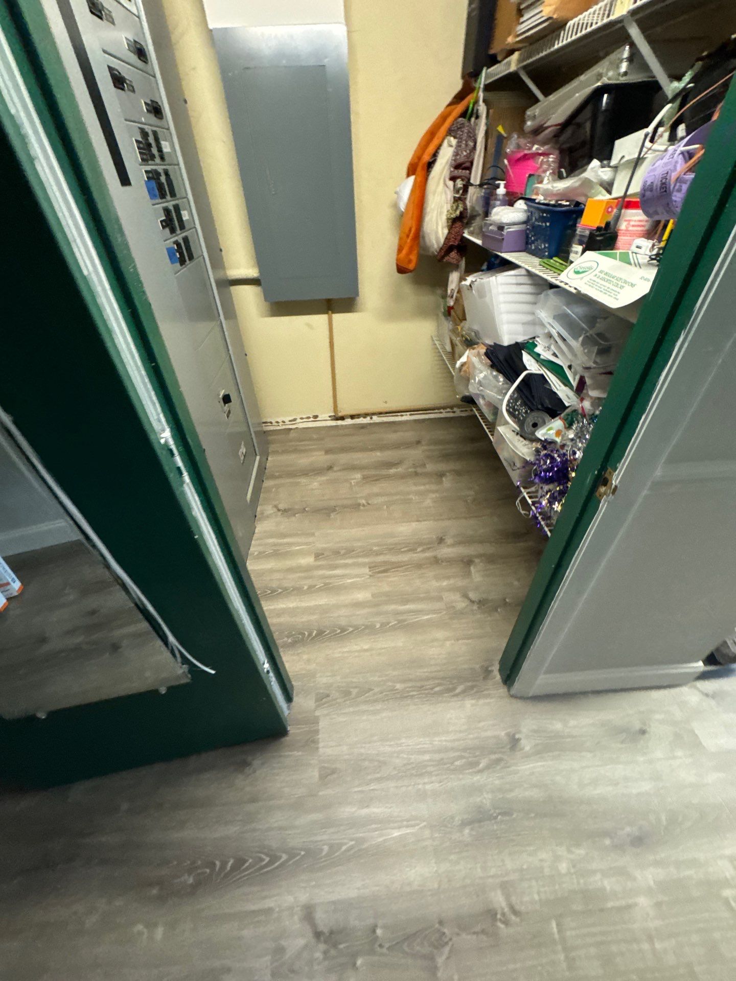 Old carpet to new LVP by Vrmmm Flooring