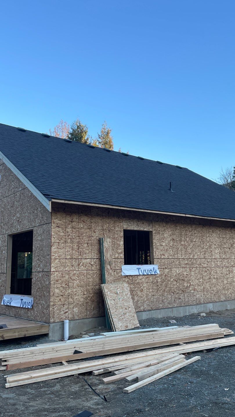 Residential Roofing Installation using OC Oakridge shingles by Top Notch Roofing Inc