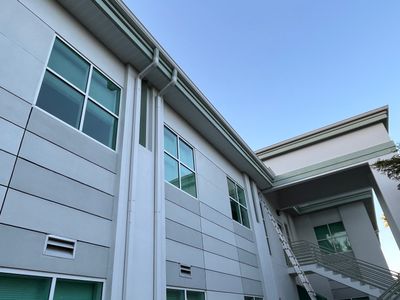 6-Inch White Seamless Gutters in Sarasota FL