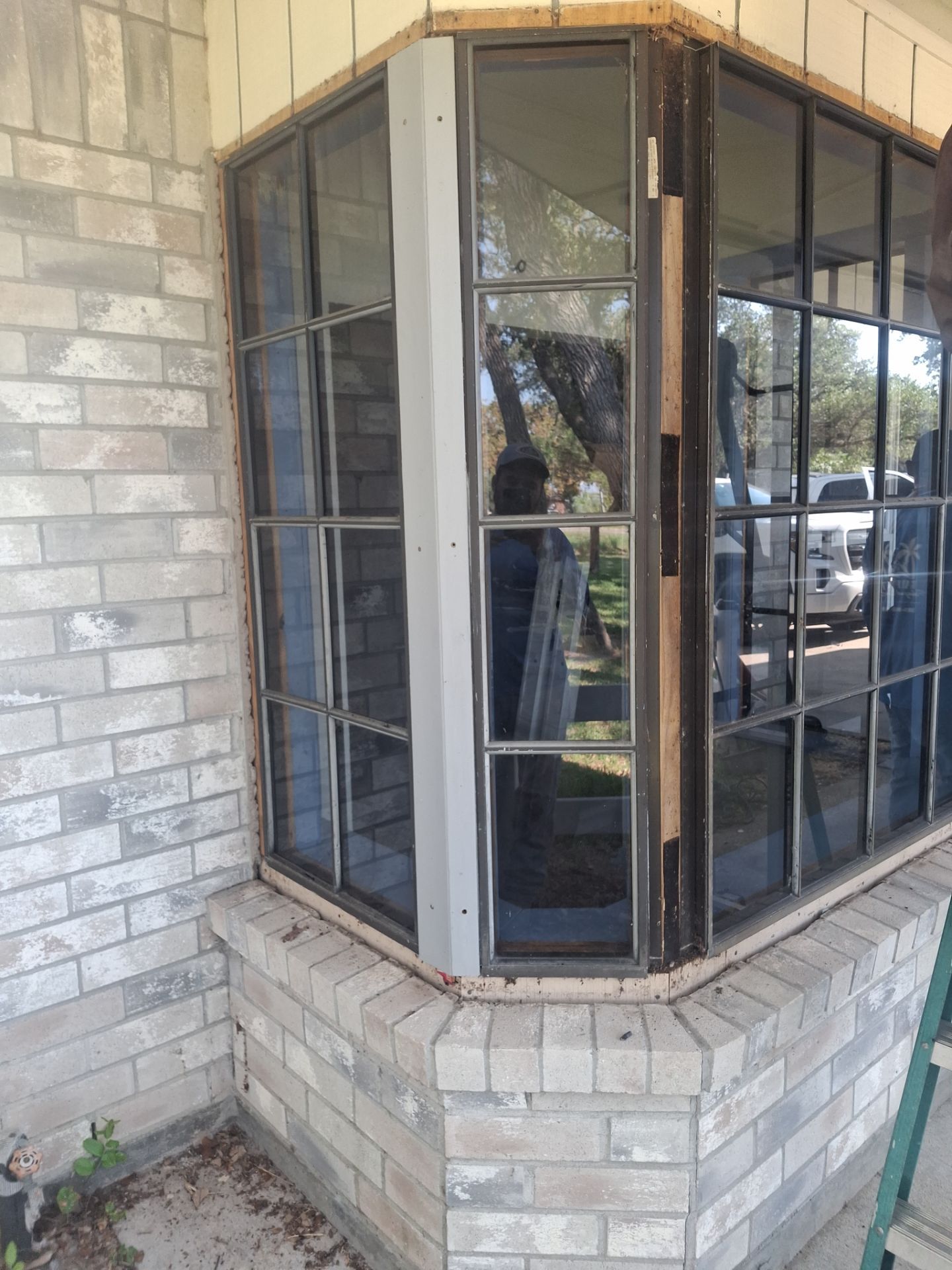 Bay Bay Old Windows by Bayfront Roofing and Construction