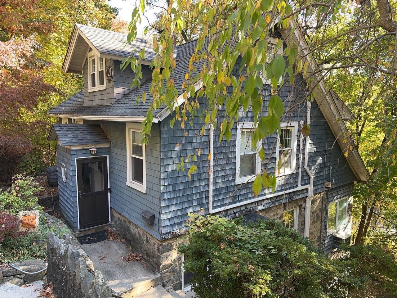 James Hardie Historical Renovatio in Hastings-On-Hudson, NY by Ideal Siding 