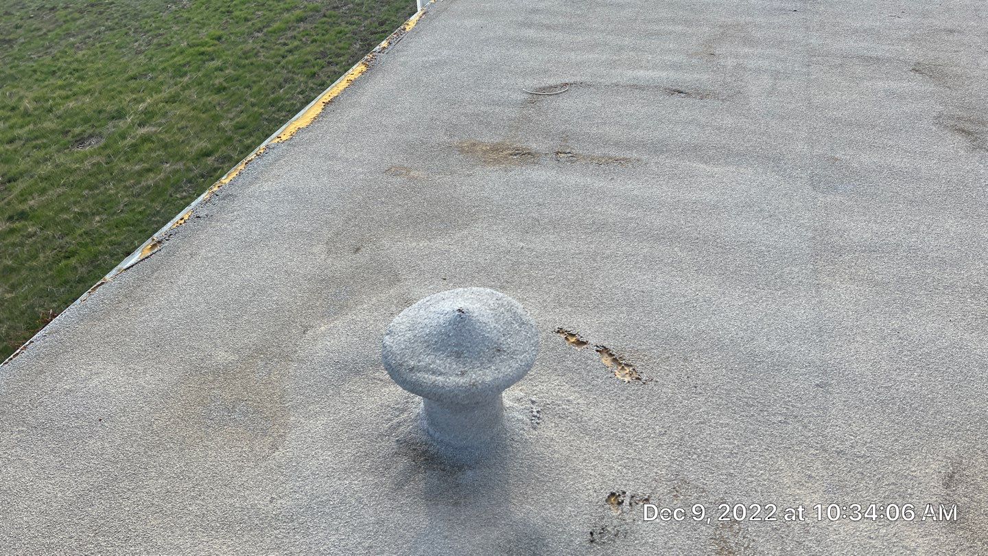 TPO single-ply roofing system using GAF by Straight Edge Roofing Inc