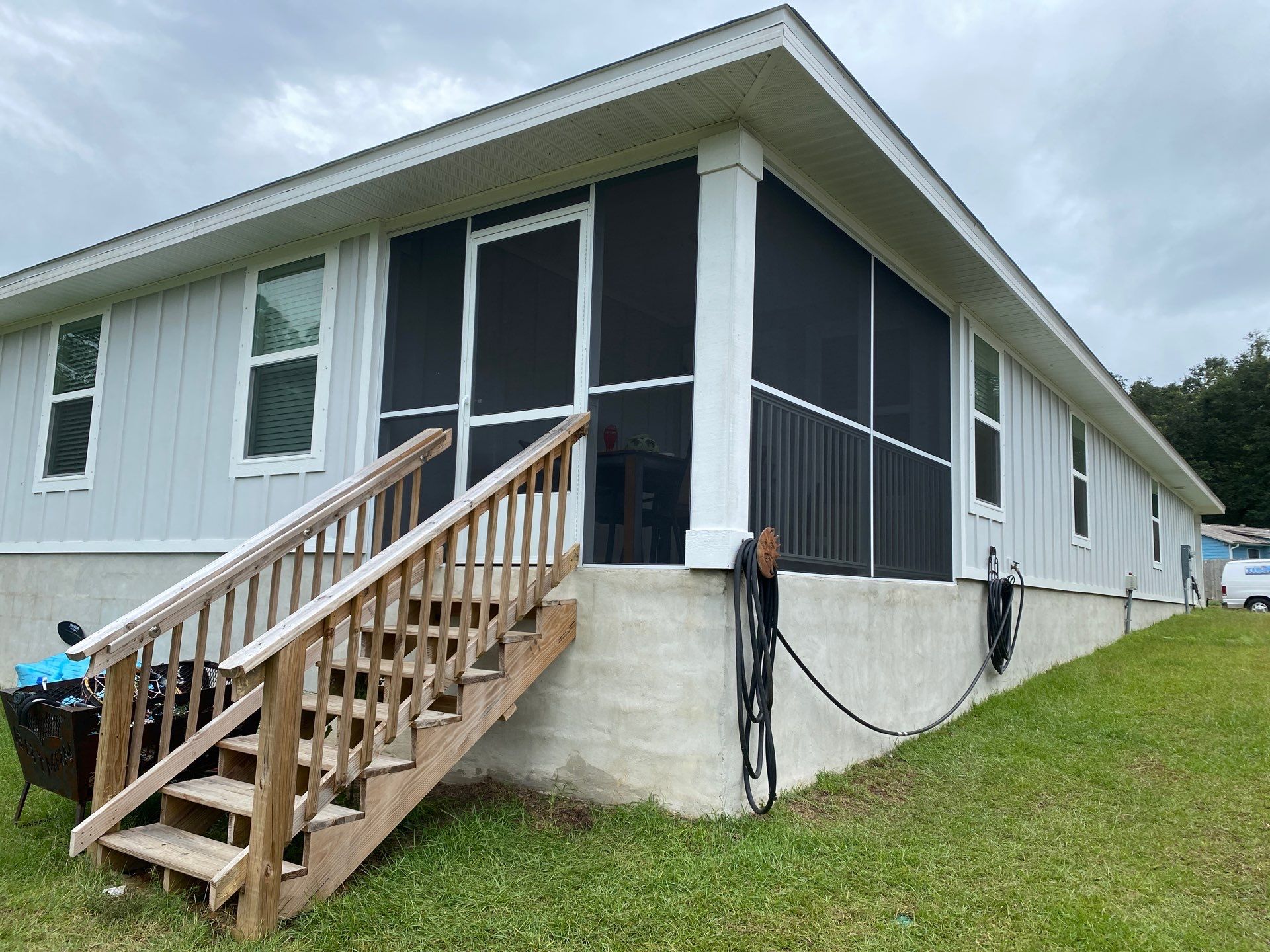 Screen Under in Pensacola by Titan Sunrooms