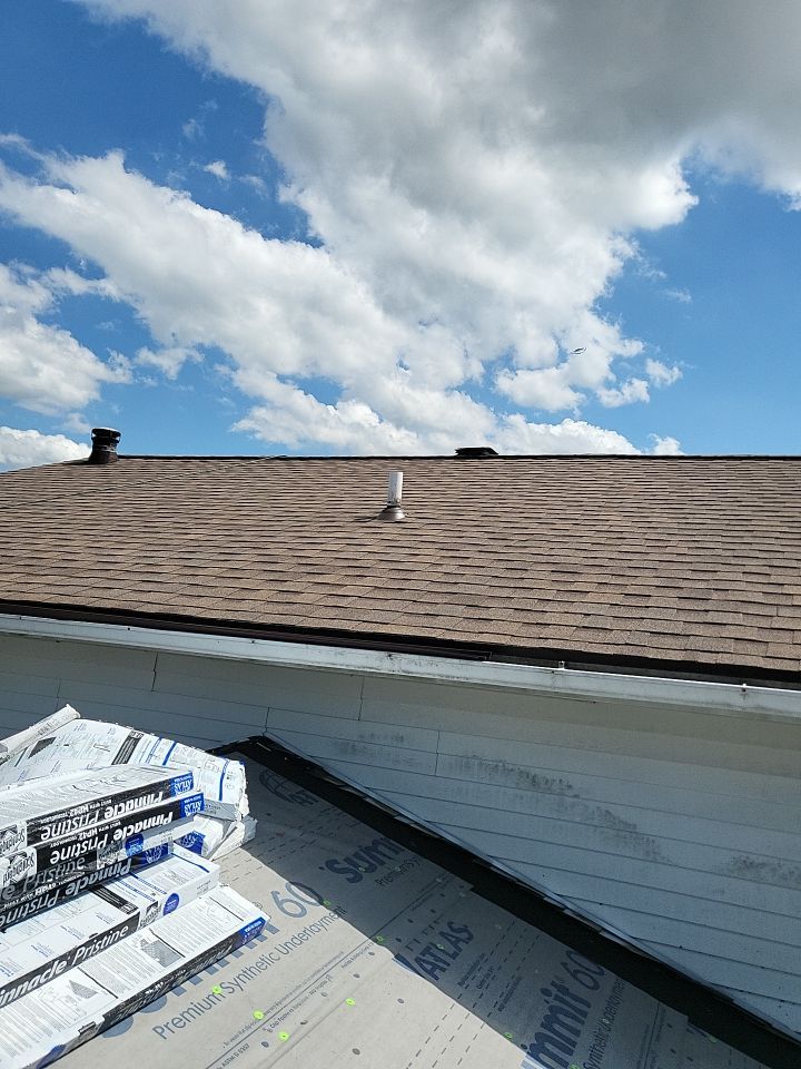 ATLAS PINNACLE COLOR: HEATHER by Eagle Eye Roofing