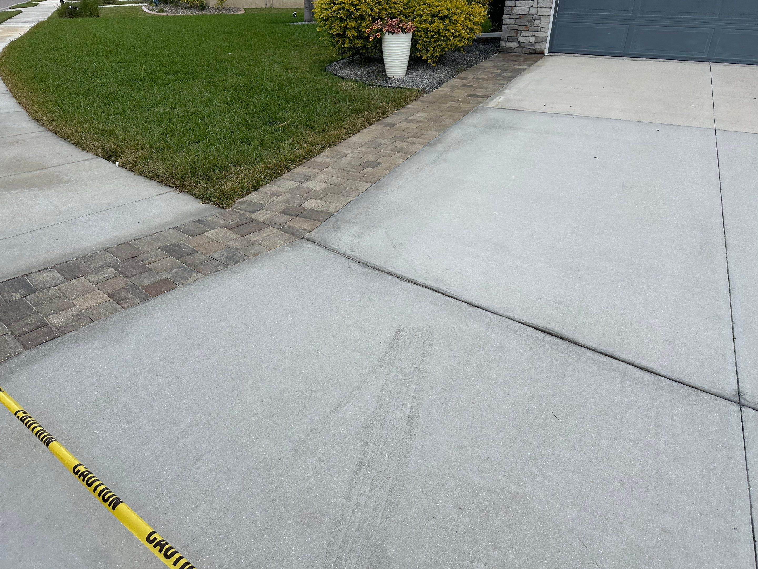 Roof Cleaning, Driveway Cleaning & Paver Patio Cleaning in Willow Palms Estates, Palmetto, FL | Sunshine AquaWash by Sunshine AquaWash