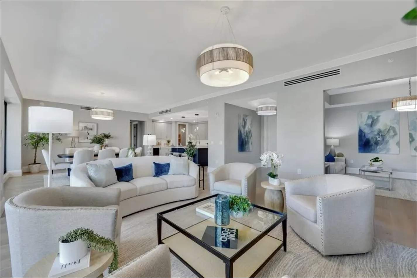 Quattro in Naples Square - Downtown Naples by Naples Home Staging®