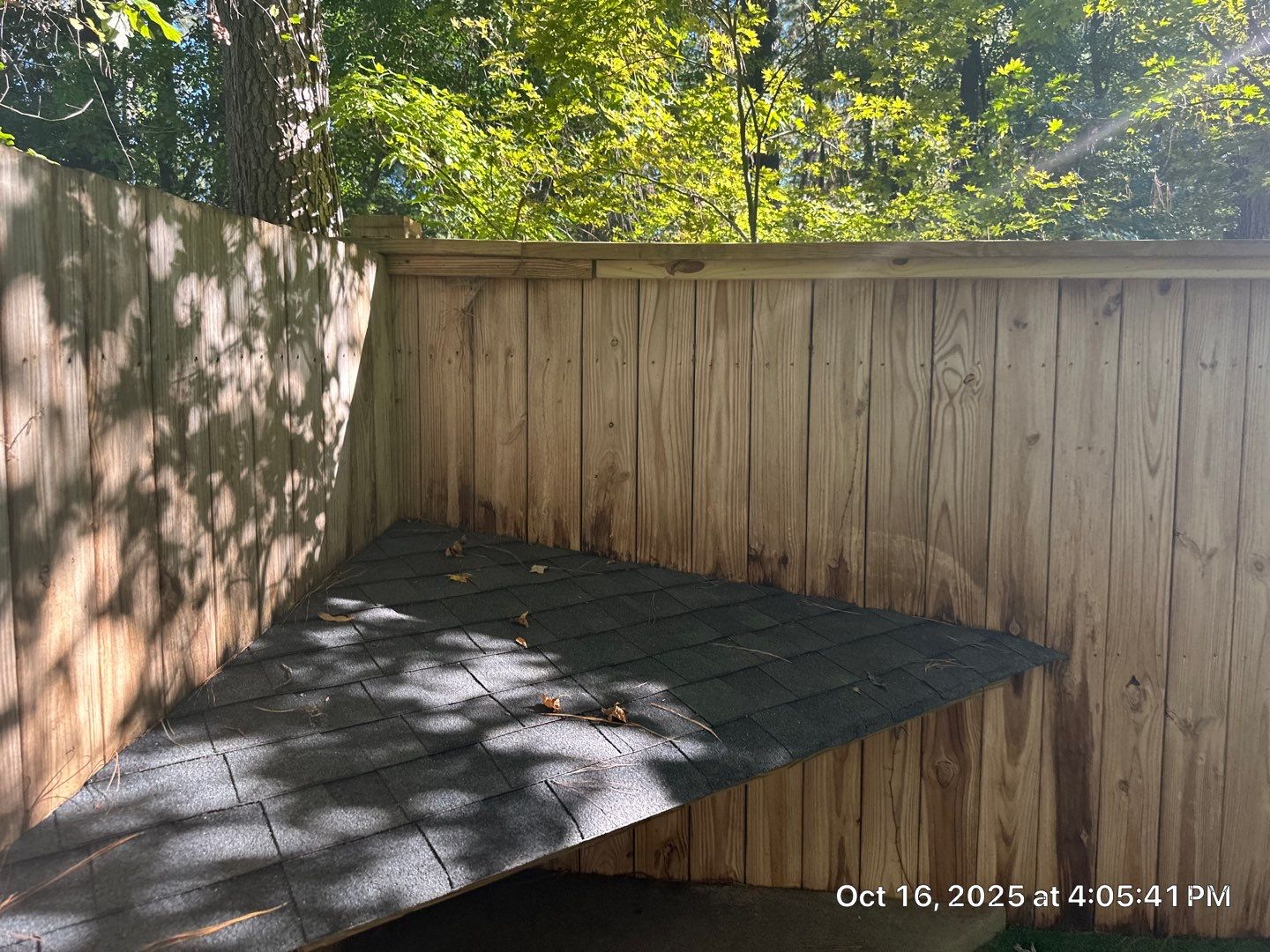 Wood Fence using Wood Sealant by DuraSeal