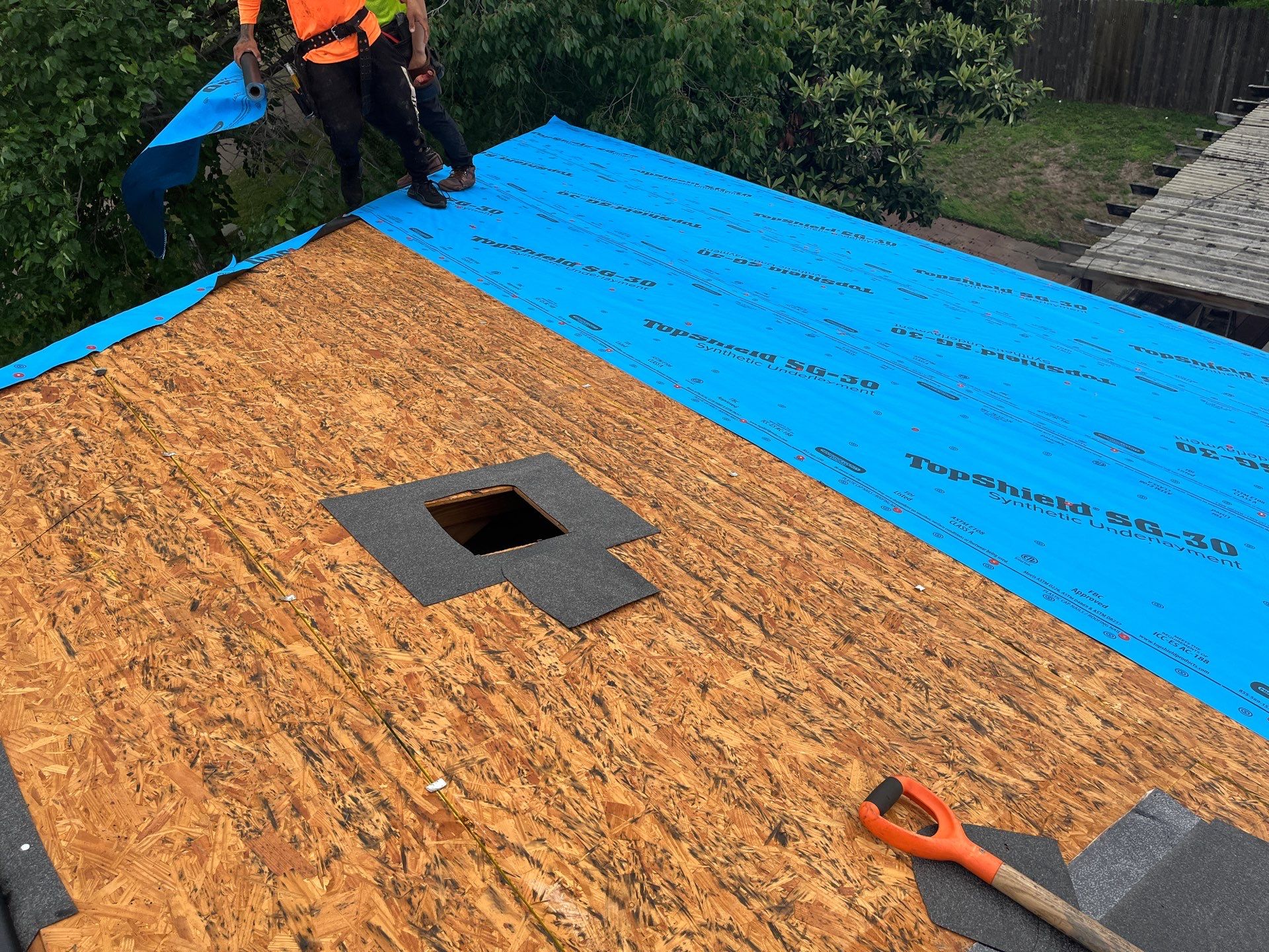 Residential Roofing Installation using Owen's Corning Duration (Lifetime) Shingles by Roof Repair Company