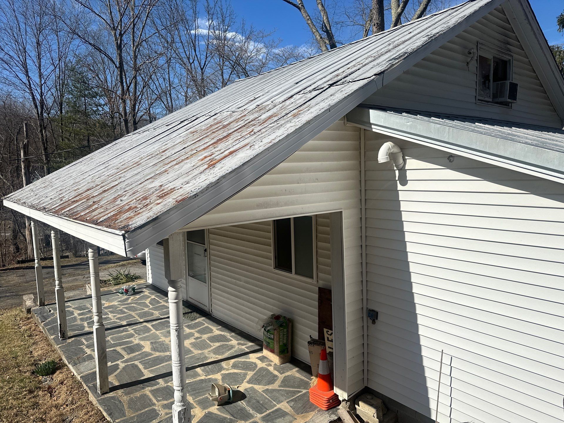 Happy Siding Customer in Highland NY  by roberts roofing