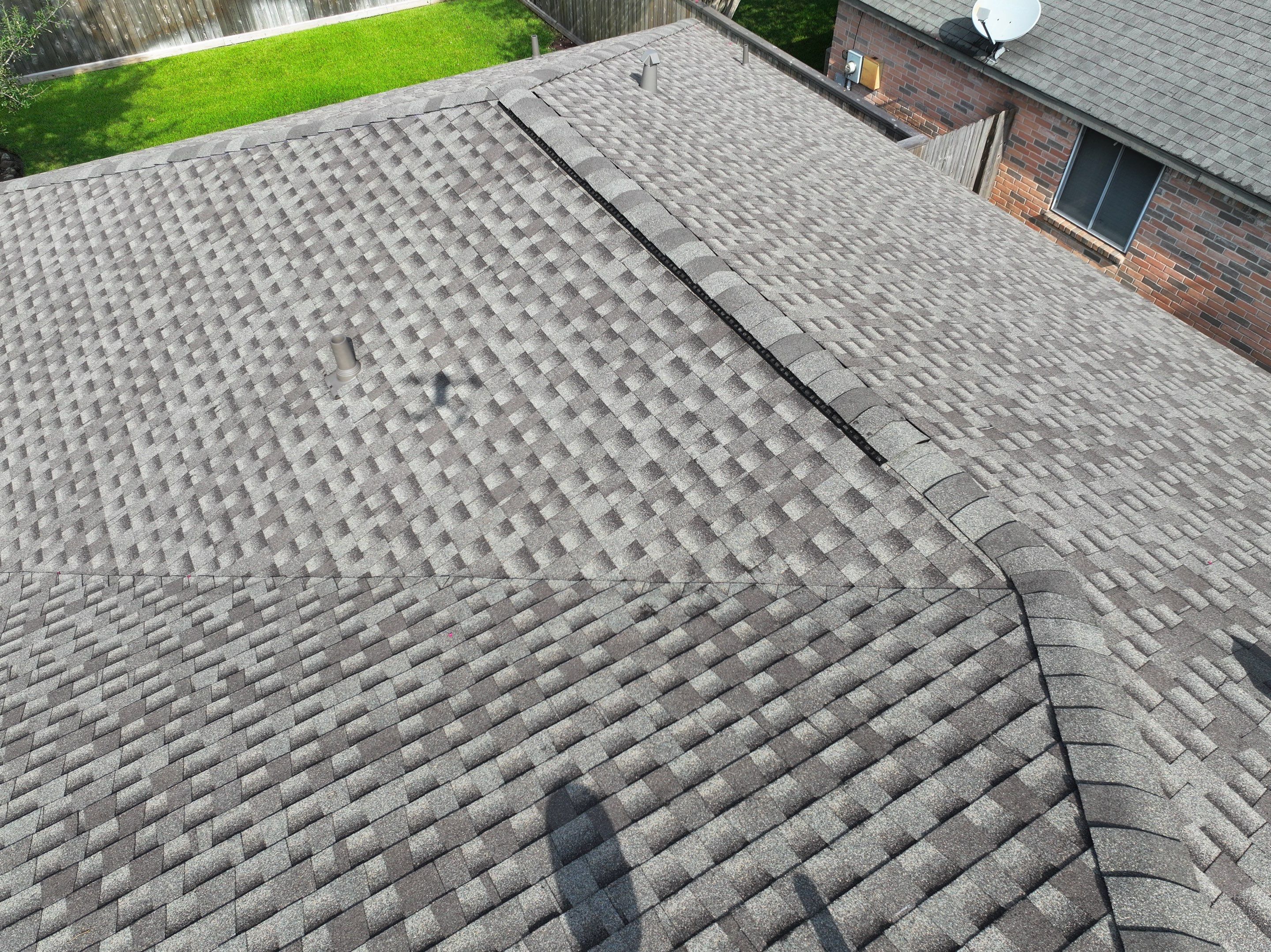 GAF HDZ - Weathered Wood by Elite Roofing LLC