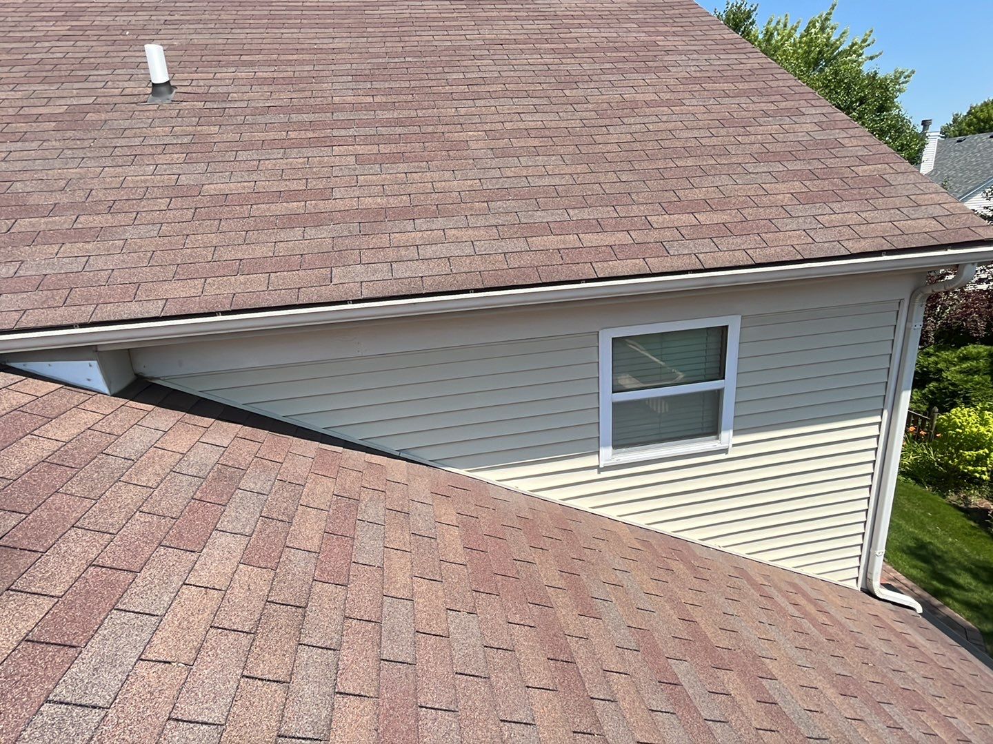 Roof/Siding Damage by G2