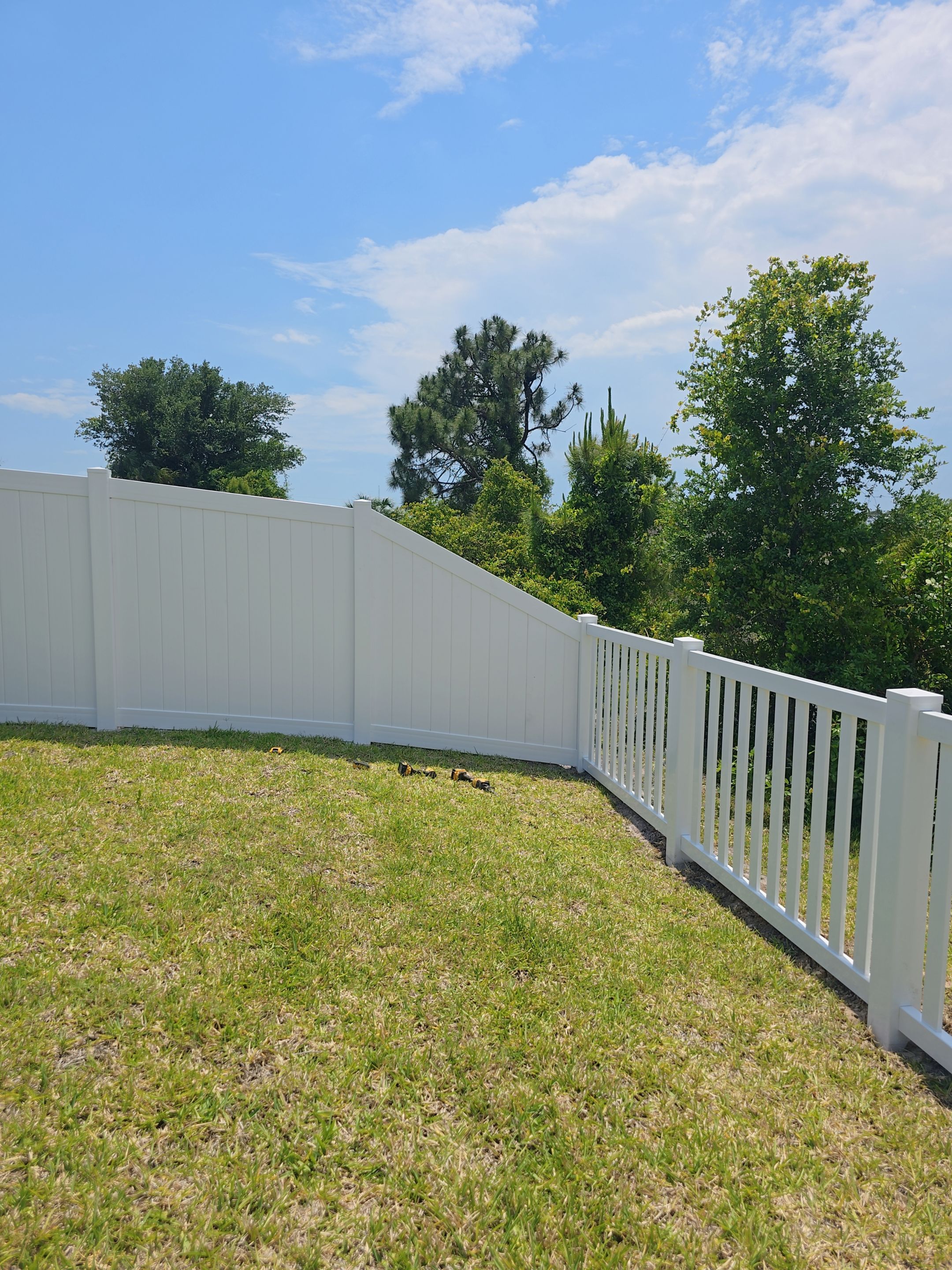 Vinyl Fence Install in Port Charlotte by True Fence LLC