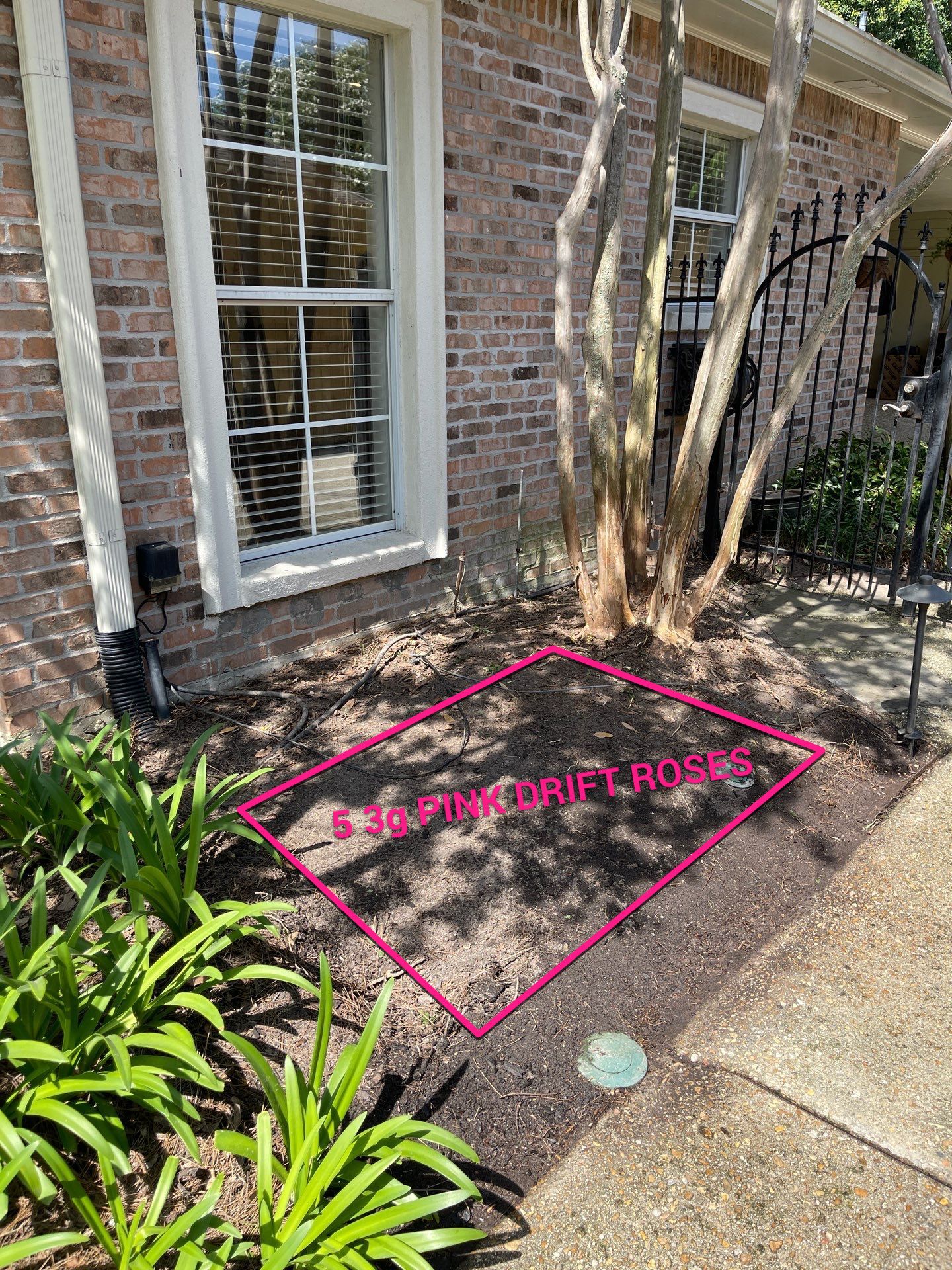 DEMO / BED PREP / CUT IN BED EDGES / MULCH INSTALL using BROWN MULCH "BARK BRITE" & ROAD ROCK by CutScape, LLC.