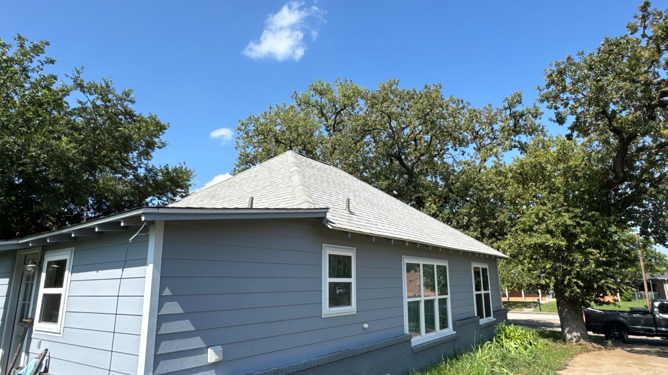 Residential Roofing Installation using ATLAS Signature Select Roof System by Harvey Roofing & Construction