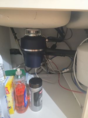 Kitchen faucet and drain assembly 