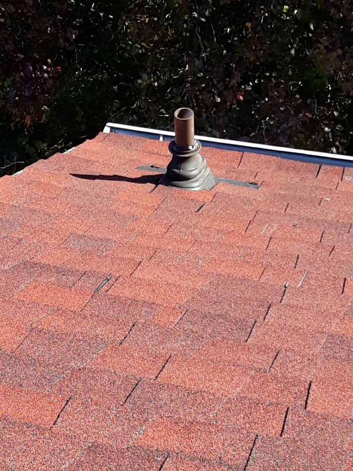 Woodbridge: CertainTeed Landmark Designer Shingles in Cottage Red by RM Banning, Inc.