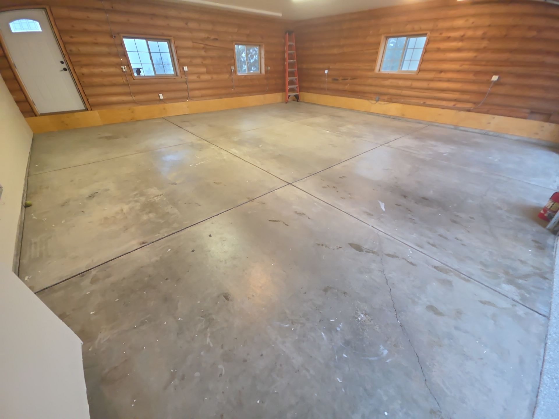 Polyurea Flake Floor Coating for Garage and Exterior Patios in Mica by Croc Coatings, LLC