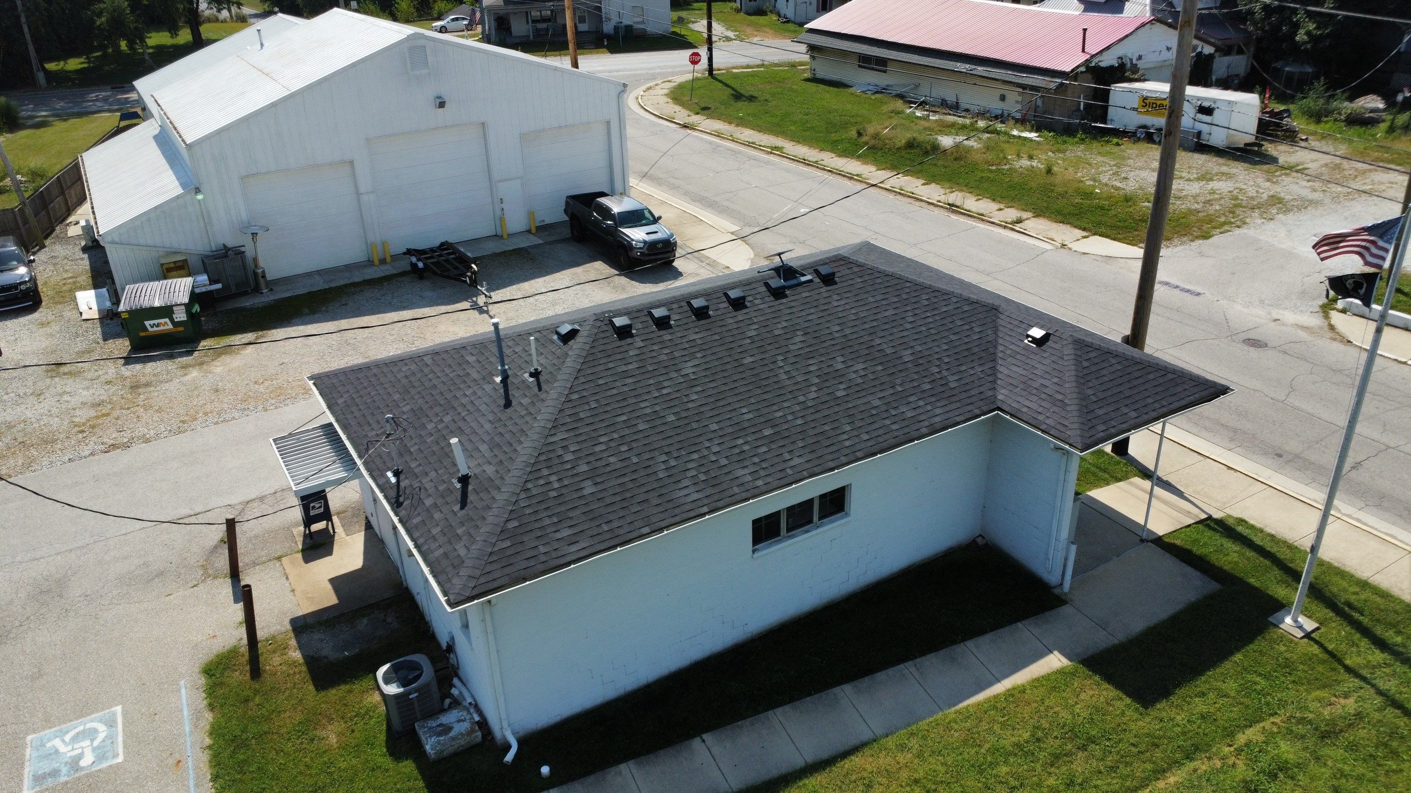 Owens Corning Oakridge - Onyx Black by Hoel Roofing & Remodeling