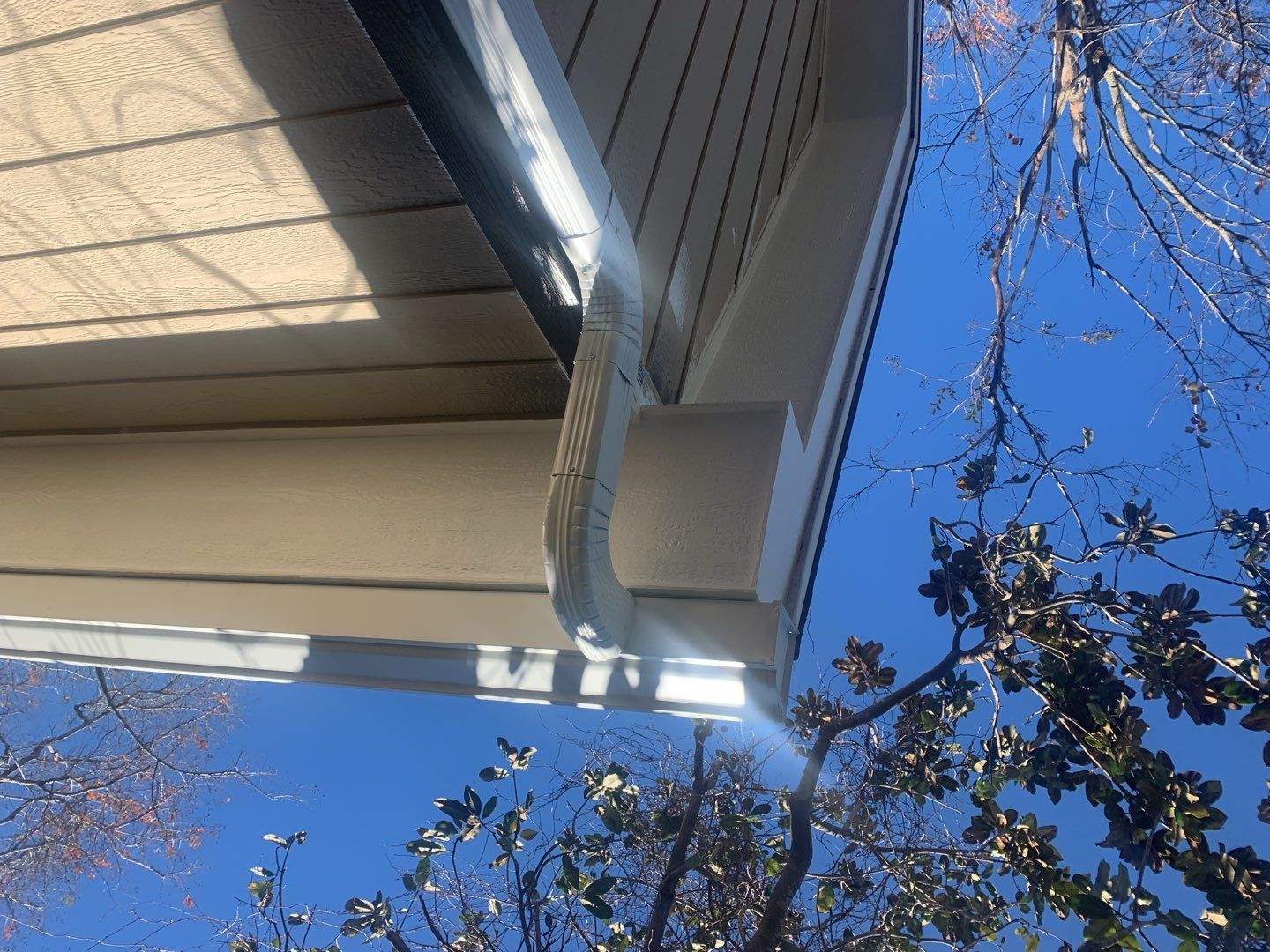 Panama City 6-inch White Seamless Gutter Installation by Gutter Professors