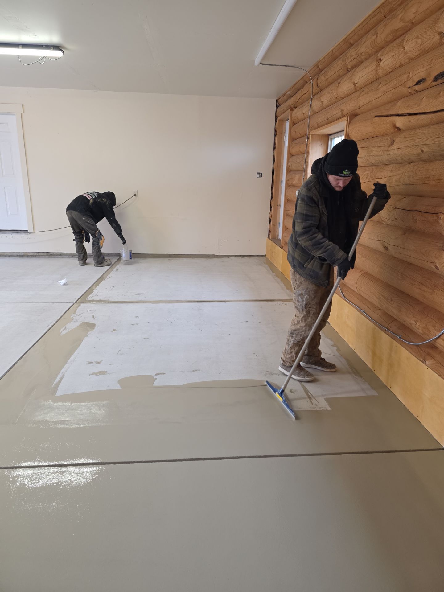 Polyurea Flake Floor Coating for Garage and Exterior Patios in Mica by Croc Coatings, LLC