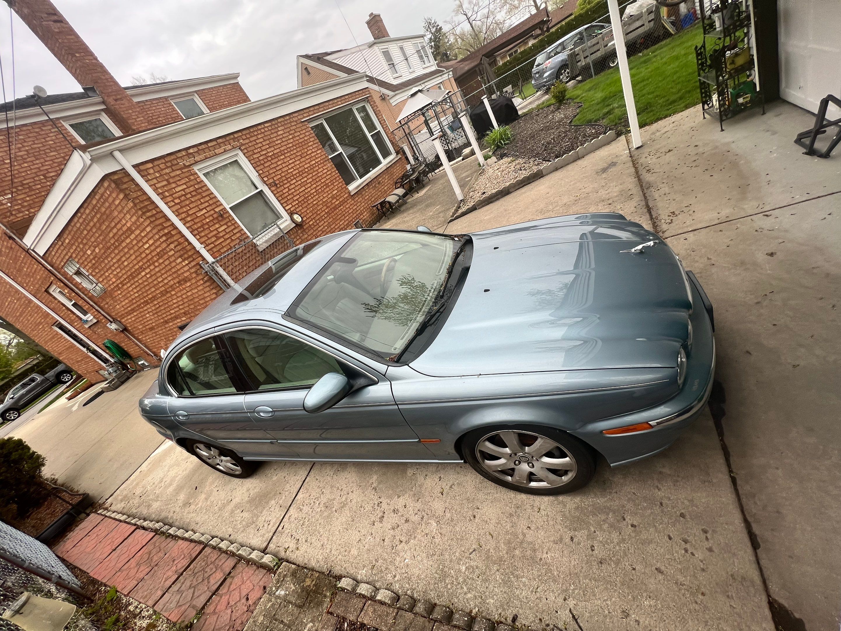 Concreto (Driveway Installation using concrete 4000 psi) by INQUSE GENERAL CONTRACTOR