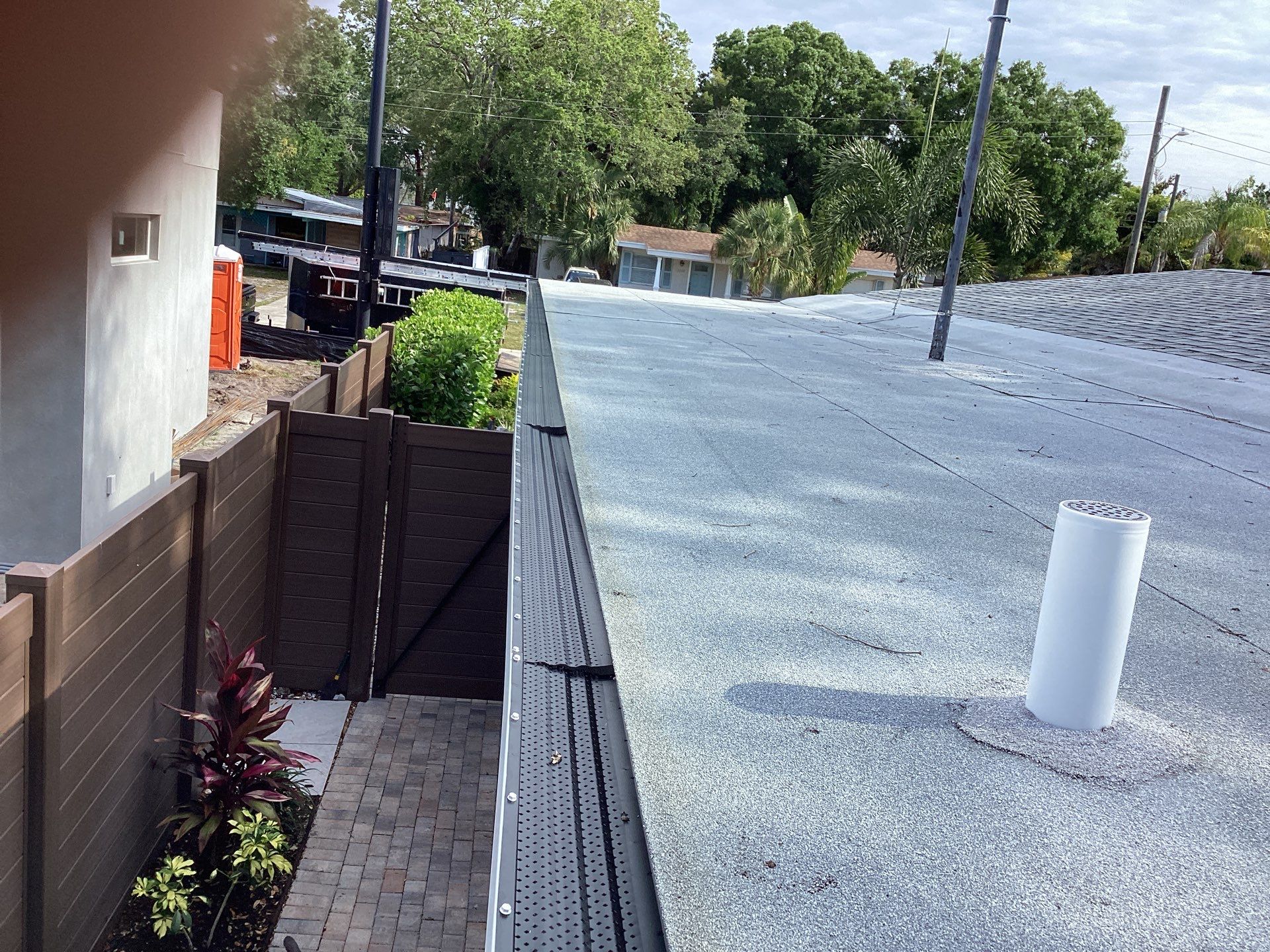 Elegant 7-Inch Seamless Gutters in Sarasota FL in Sarasota FL by Gutter Professors